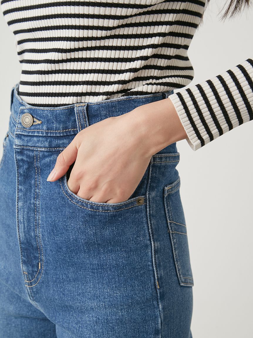 SNIDEL「Sustainableストレッチフレアデニムパンツ」|デニム|