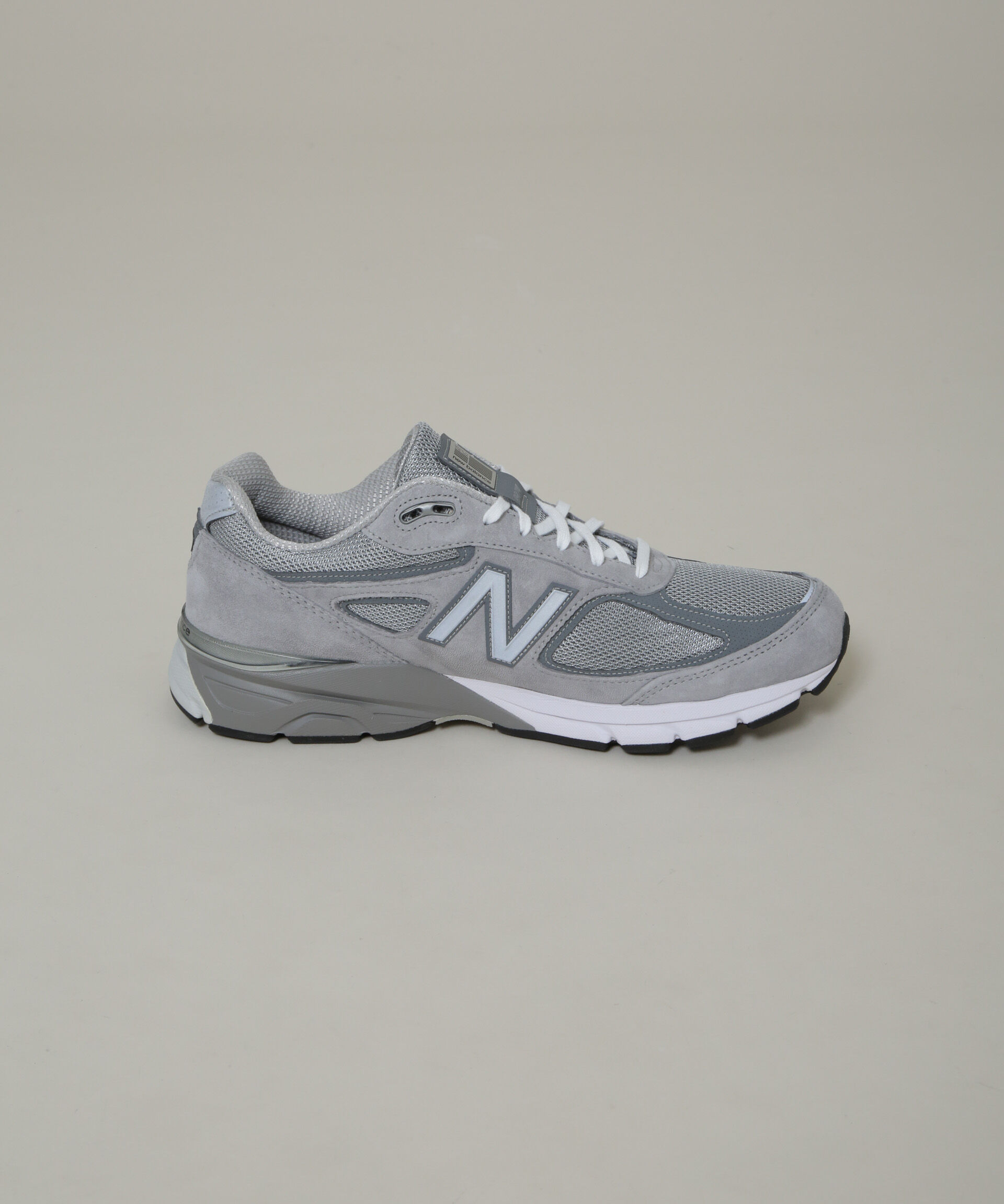 NANO universe「new balance/U990v4」|スニーカー|