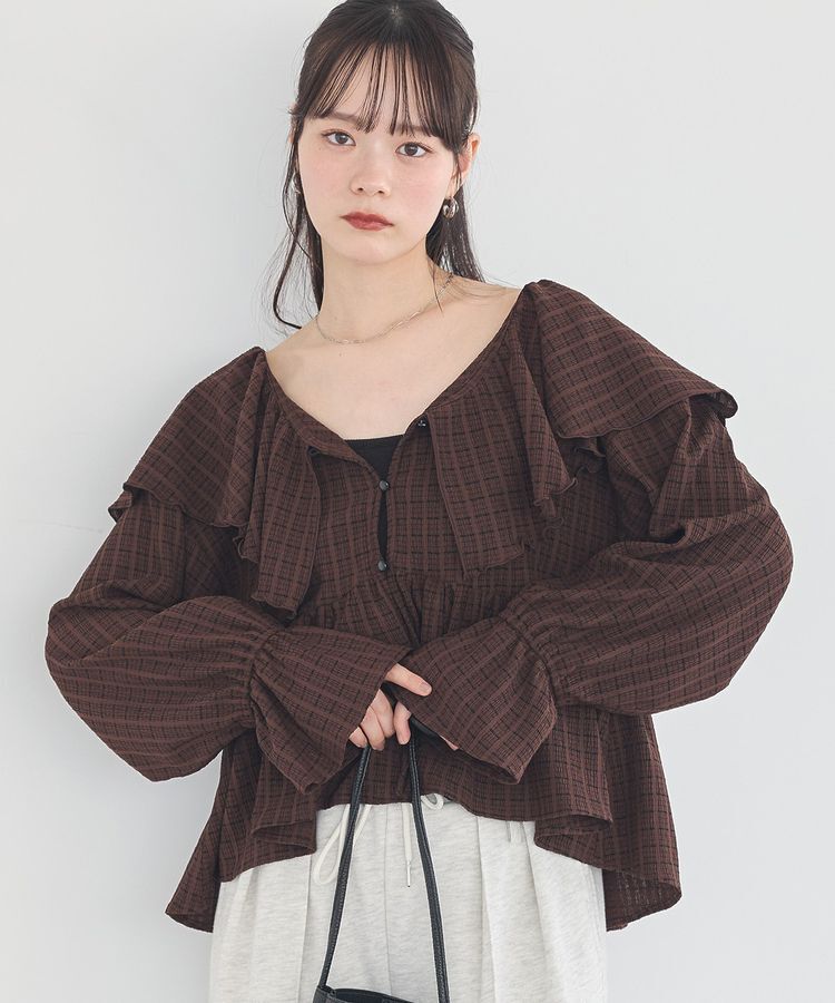 earth music&ecology「ラッフルカラーカットブラウス」|シャツ・ブラウス|チェックブラウン