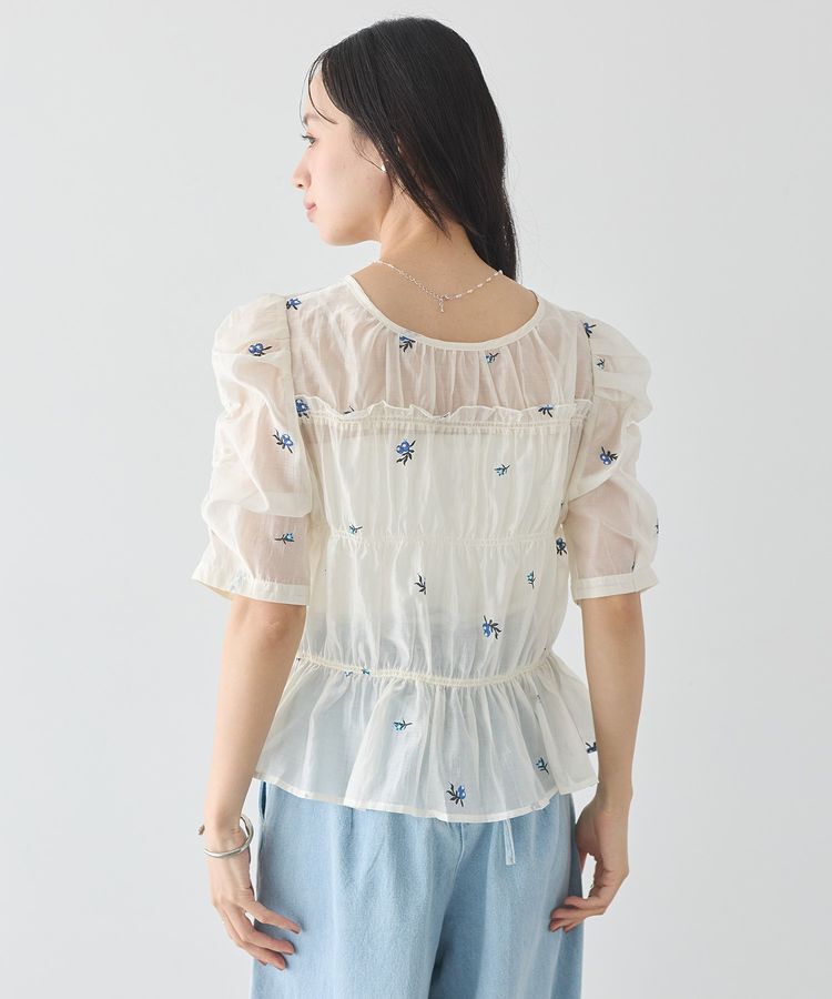 earth music&ecology「【前後2WAY】フラワー刺繍シャーリングブラウス」|シャツ・ブラウス|