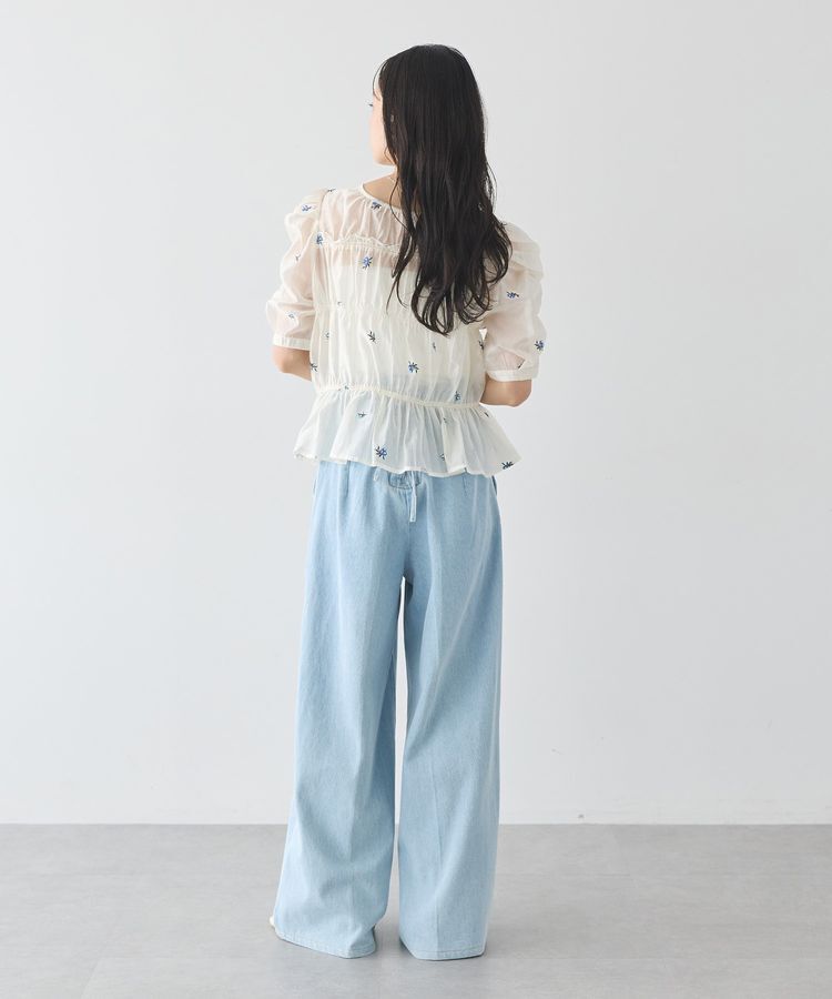 earth music&ecology「【前後2WAY】フラワー刺繍シャーリングブラウス」|シャツ・ブラウス|