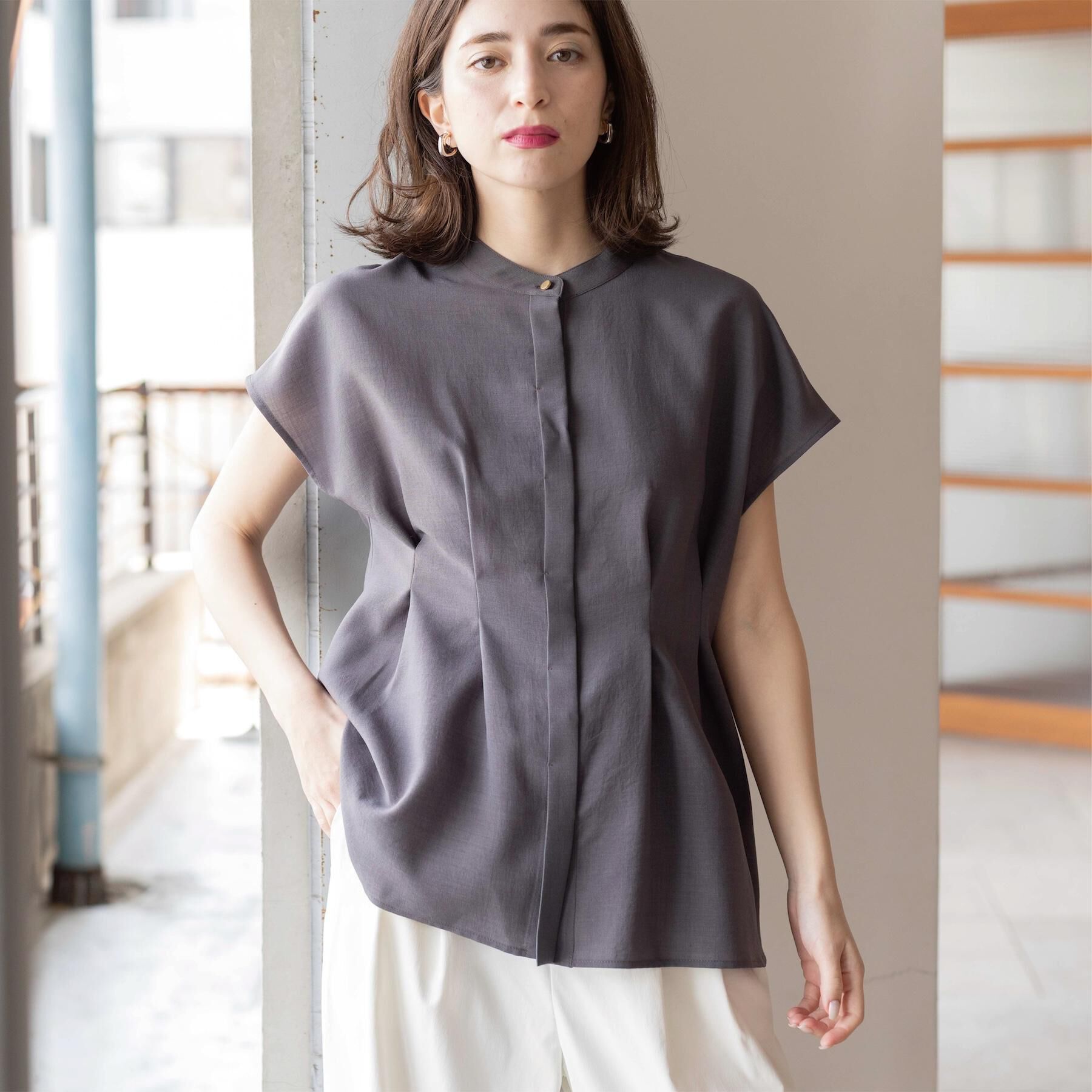 OPAQUE.CLIP「【接触冷感／吸水速乾】リネンライク タックフレンチスリーブブラウス《洗濯機OK》」|シャツ・ブラウス|