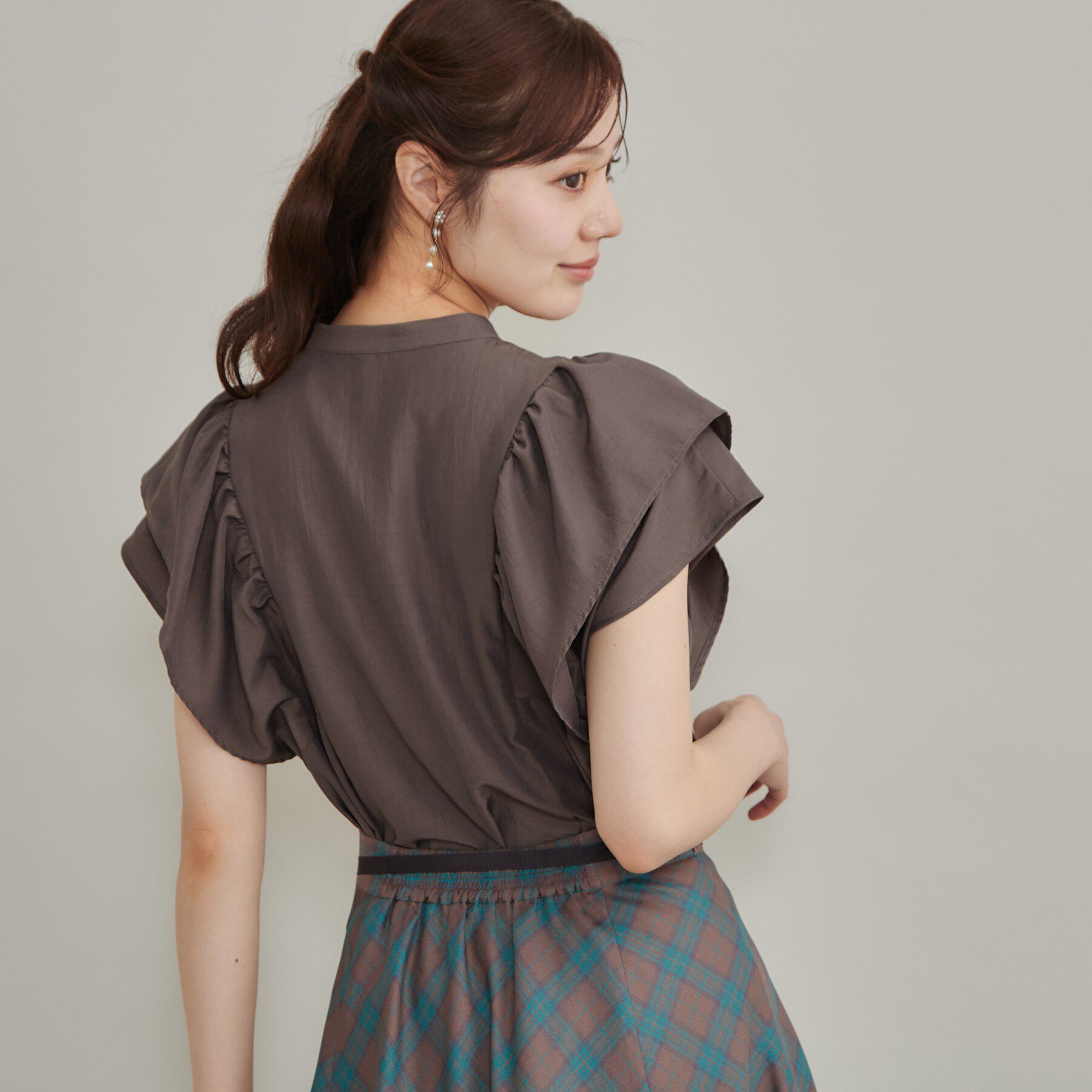 Couture broach「【さらっと軽い】ラッフルスリーブ ブラウス【洗濯機可】」|シャツ・ブラウス|