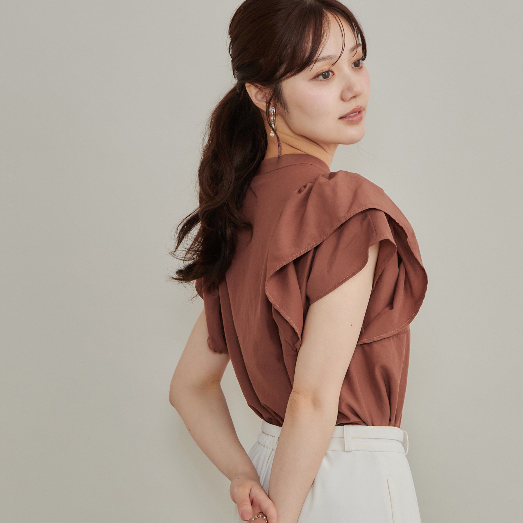 Couture broach「【さらっと軽い】ラッフルスリーブ ブラウス【洗濯機可】」|シャツ・ブラウス|