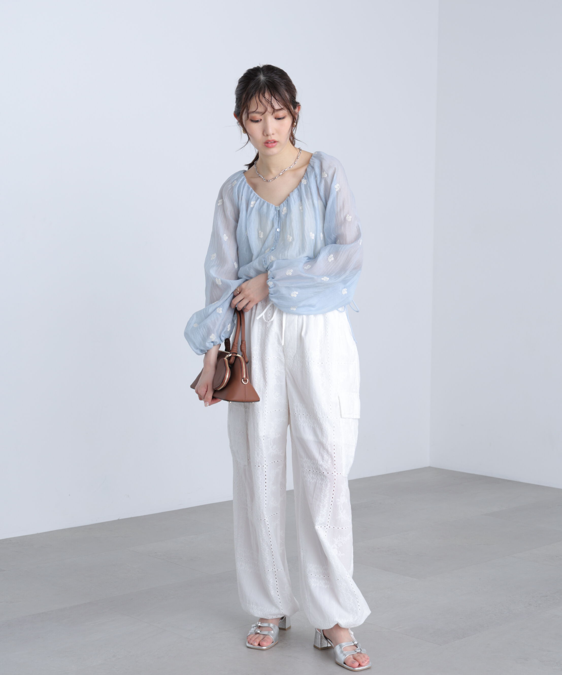  「シアー小花刺繍サイドリボンブラウス」|シャツ・ブラウス|