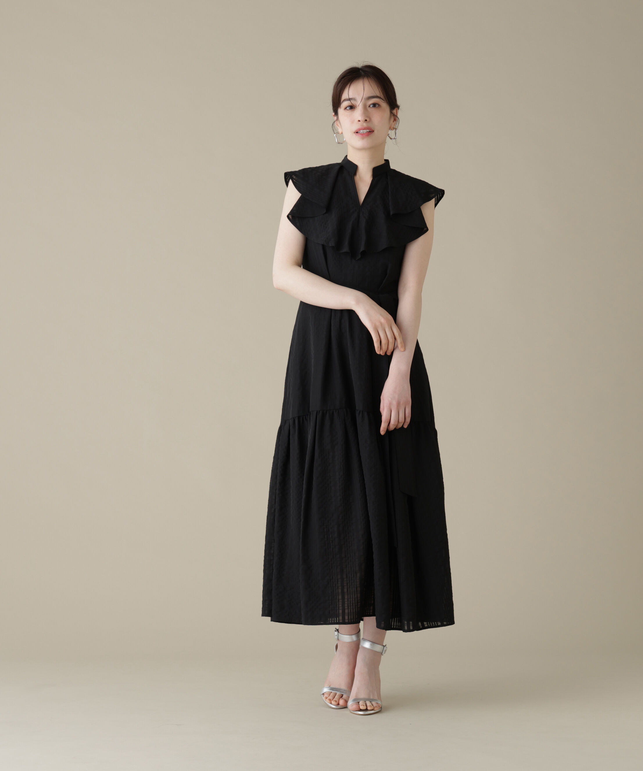  「［冨張愛コラボ］ラッフルネックワンピース」|ワンピース|