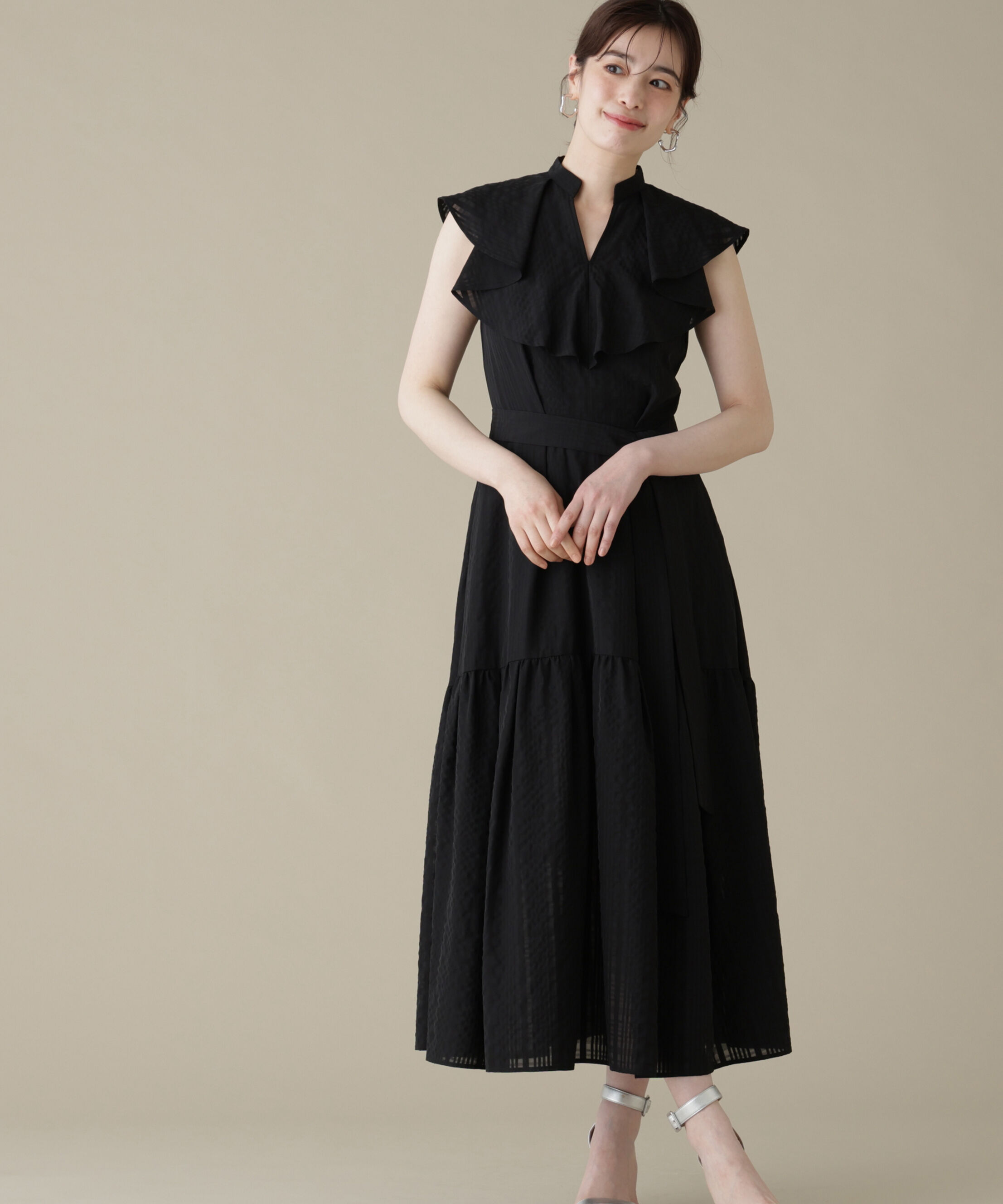  「［冨張愛コラボ］ラッフルネックワンピース」|ワンピース|