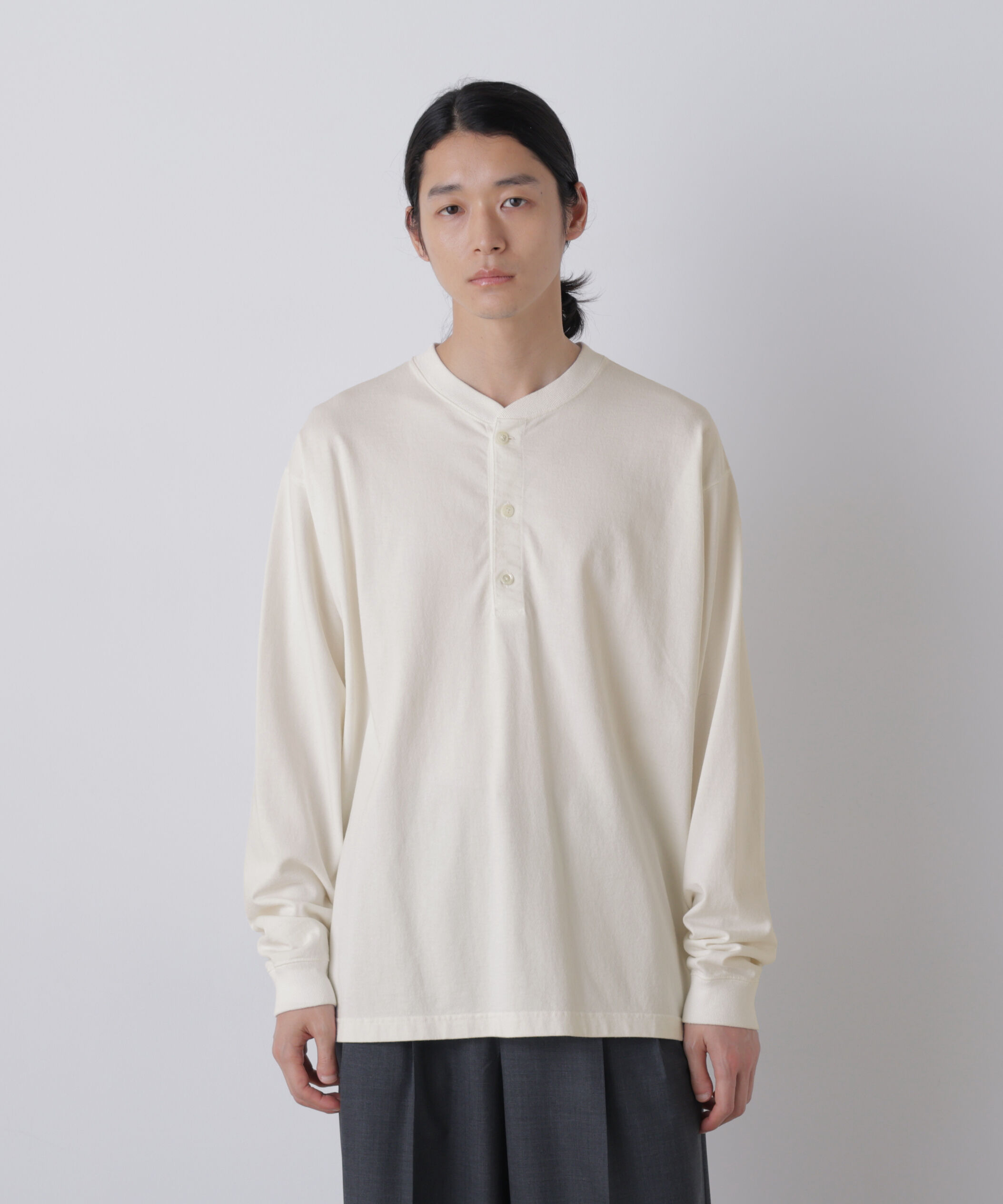 YLEVE 「YLEVE / PIGMENT DYED COTTON HENRY NECK LONG-SLEEVE T」|Tシャツ・カットソー|WHITE