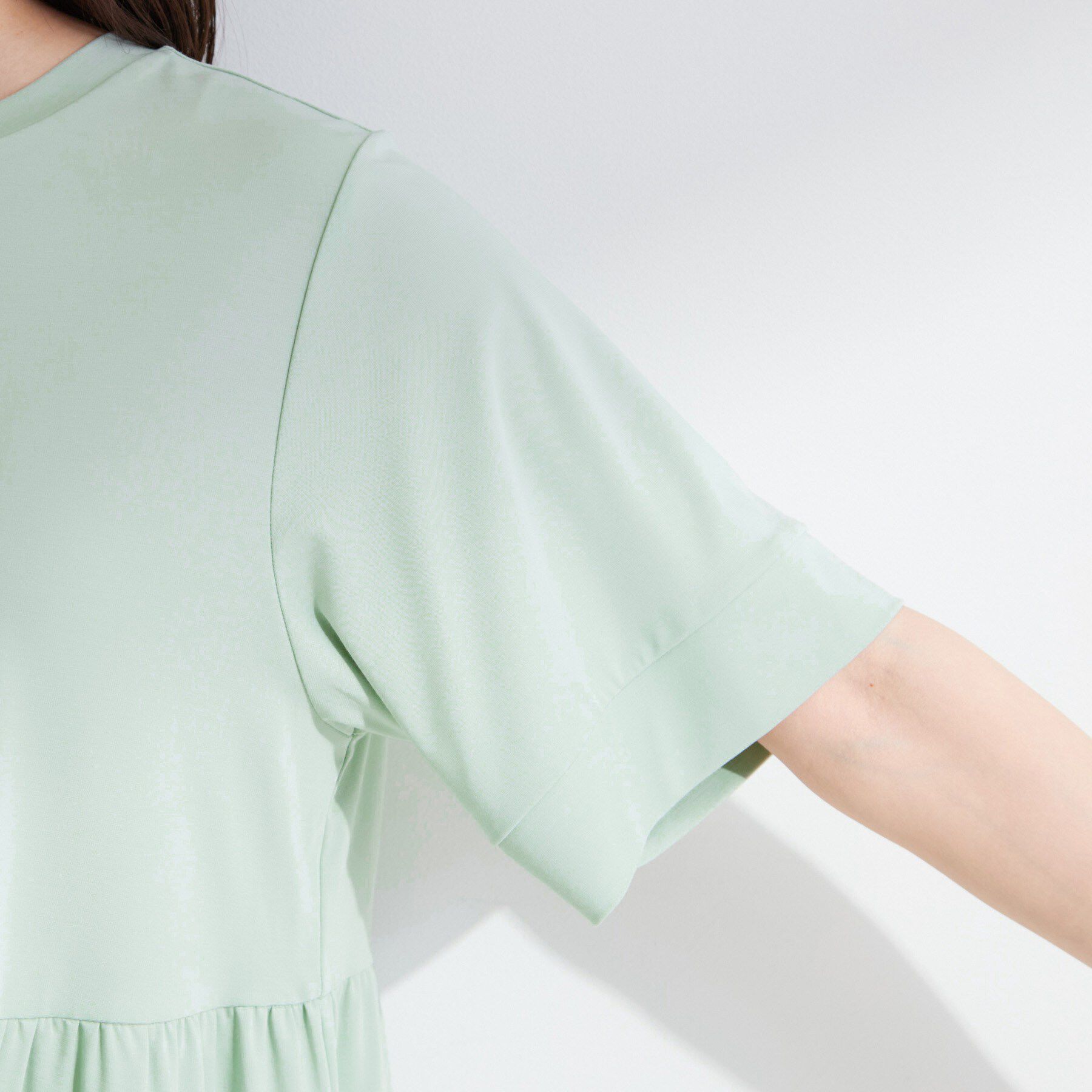 SHOO･LA･RUE「【ひんやり/UV/体型カバー】インせず着られる サイドギャザー切替トップス」|Tシャツ・カットソー|