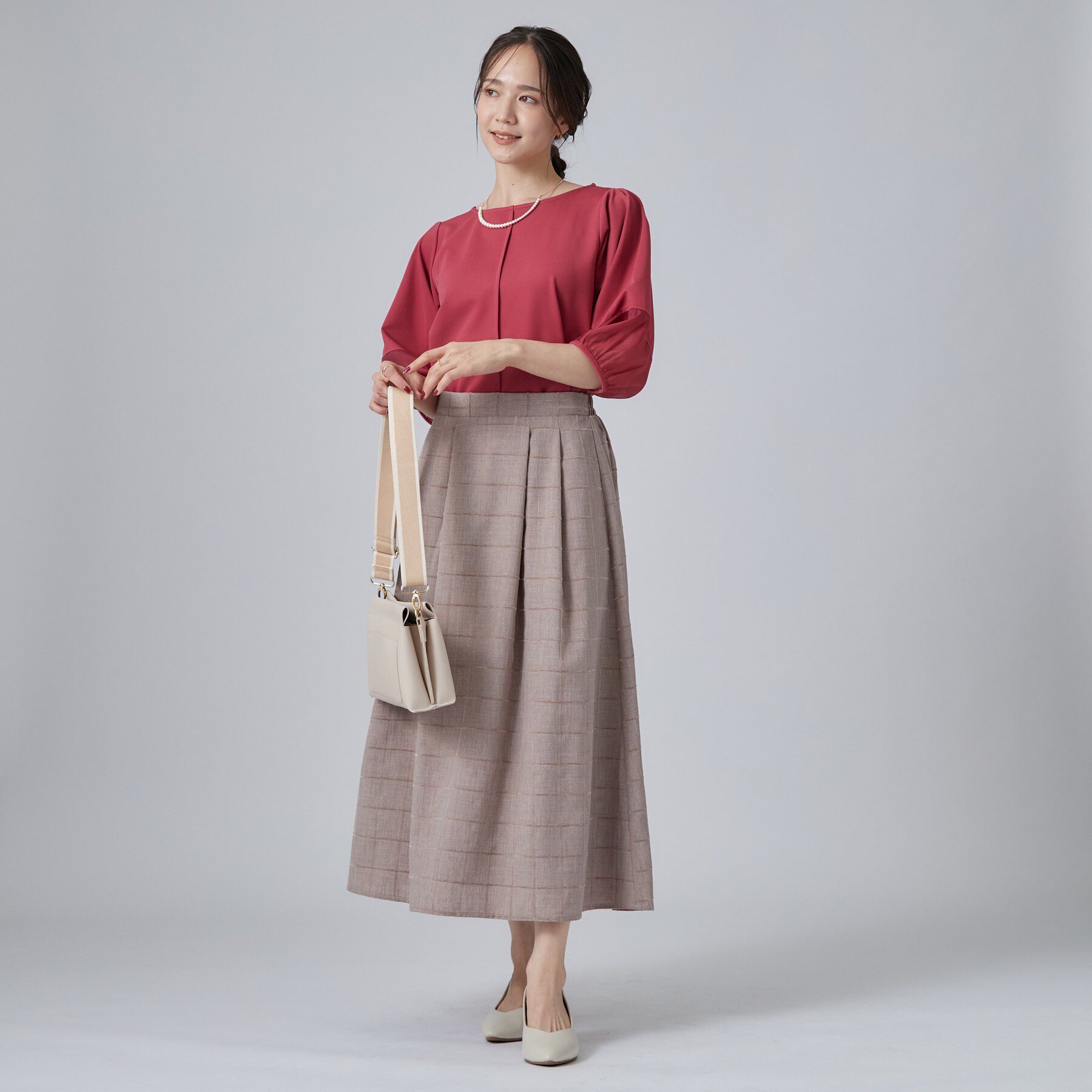 SHOO･LA･RUE「【洗濯機可/S-LL】ほんのり透ける 大人のお袖シアー切り替え　ラウンドネックプルオーバー」|Tシャツ・カットソー|
