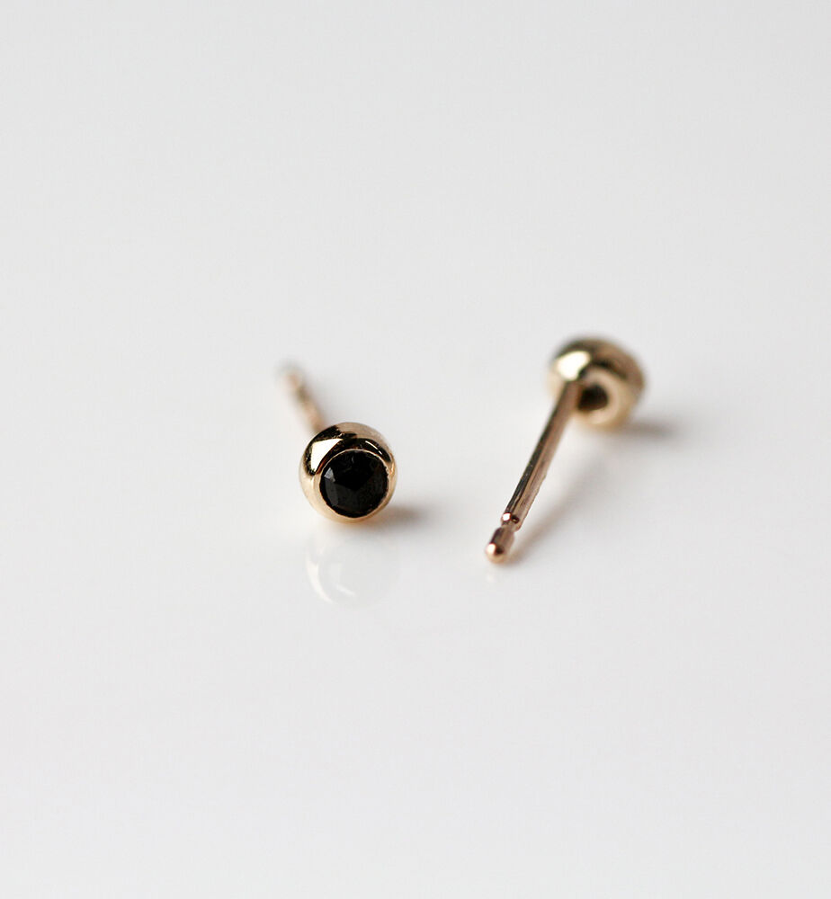  「一石 ブラックダイヤモンド 0.1ct ピアス  | K10YG」|ピアス|