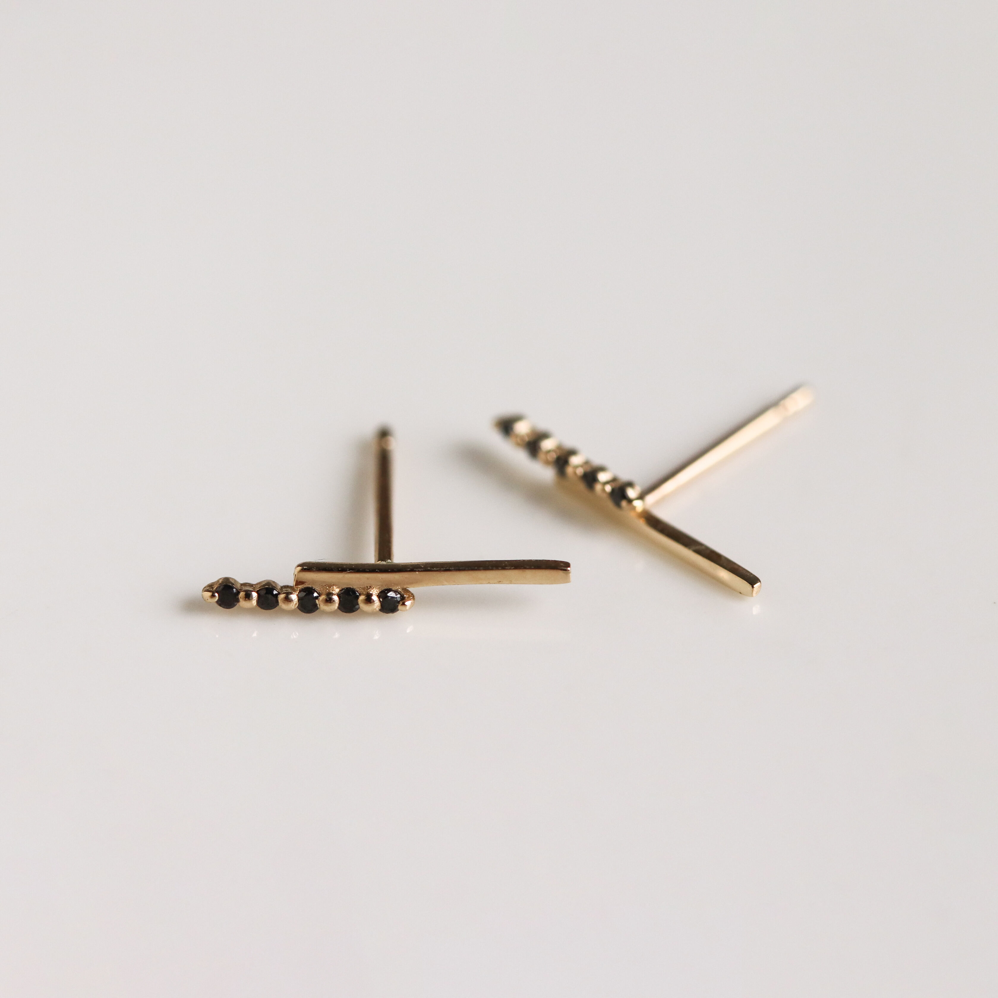 「ブラックダイヤモンド ピアス | K10YG」|ピアス|
