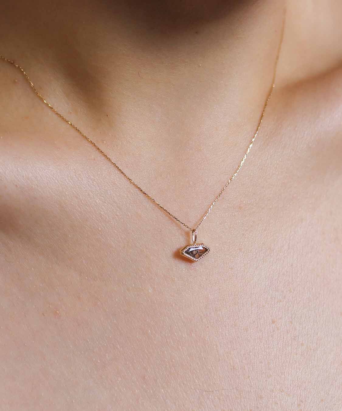  「ダイヤモンド モチーフ カラーストーン  チャーム | K10YG」|その他|