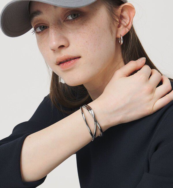 UNITED ARROWS「クロスライン バングル」|ブレスレット・バングル|