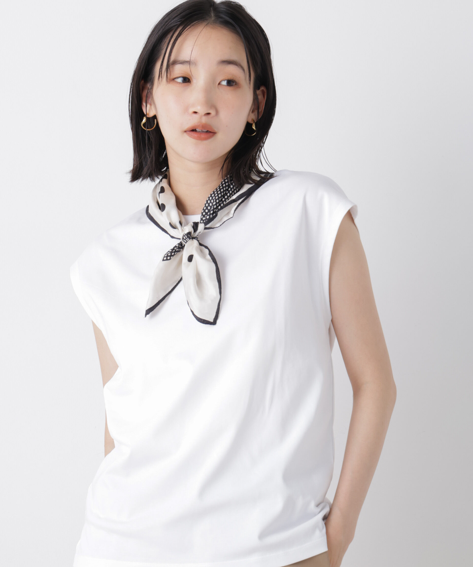 NANO universe「気化冷却機能 ノースリーブクルーネックトップス」|Tシャツ・カットソー|ホワイト
