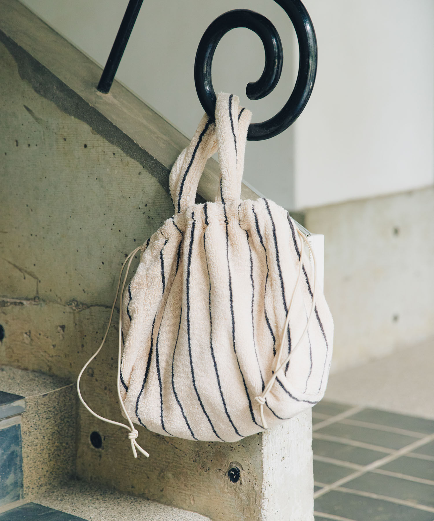 URBAN RESEARCH「BONGUSTA　NARAM HANDBAG」|ハンドバッグ|