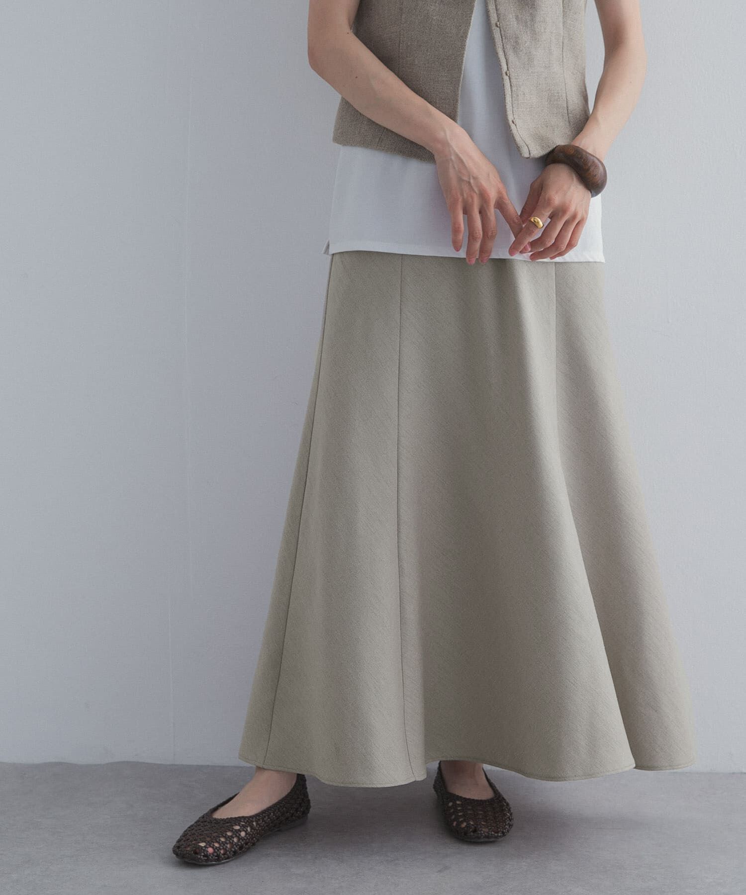 URBAN RESEARCH DOORS「バイアスフレアスカート」|スカート|ベージュ