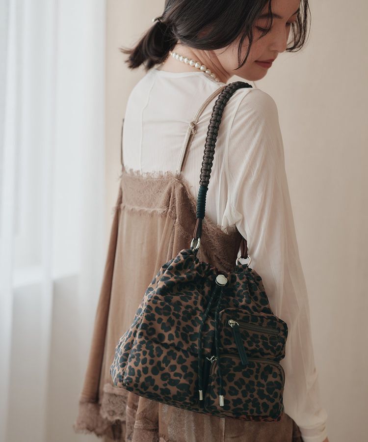 Green Parks「【10ポケBag】収納アドバイザー監修ショルダーバッグ」|ショルダー・メッセンジャー|Leopard