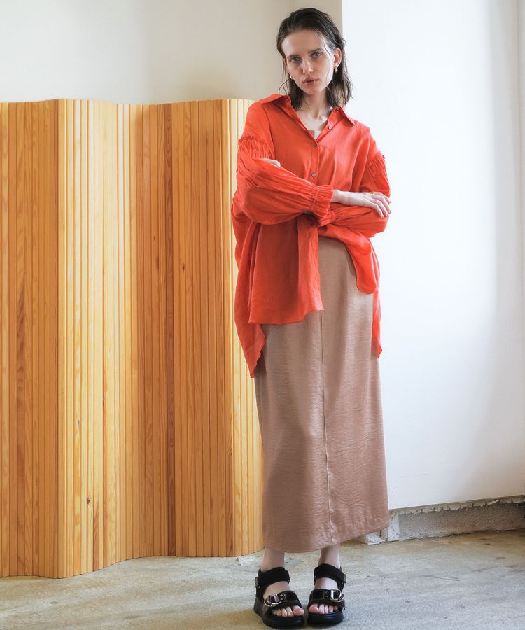 YECCA VECCA「シャイニーツイルナロースカート」|タイト|Beige