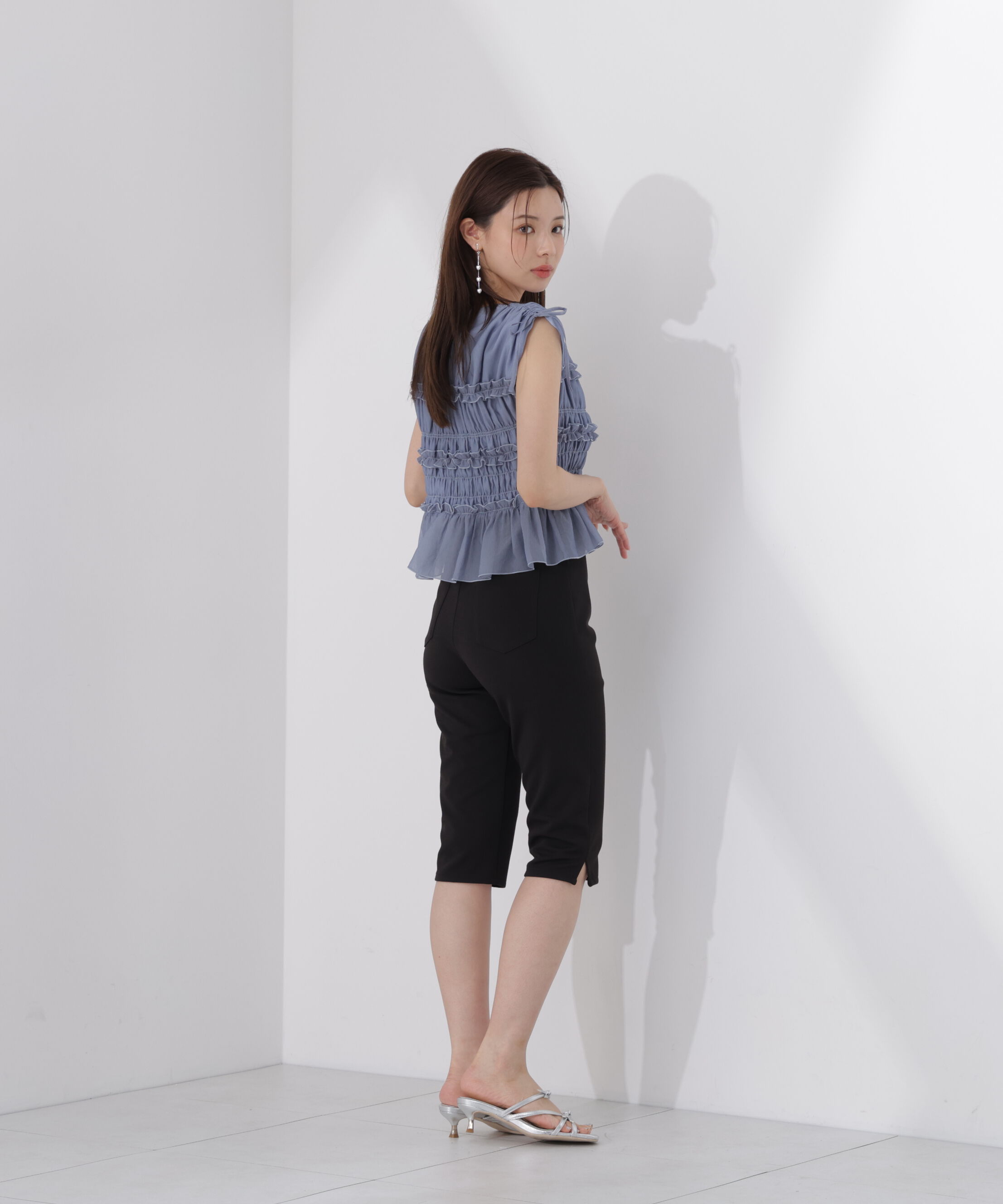 PROPORTION BODY DRESSING「〈a/mie〉シャーリングフリルブラウス＜ブルー：WEB限定＞」|シャツ・ブラウス|