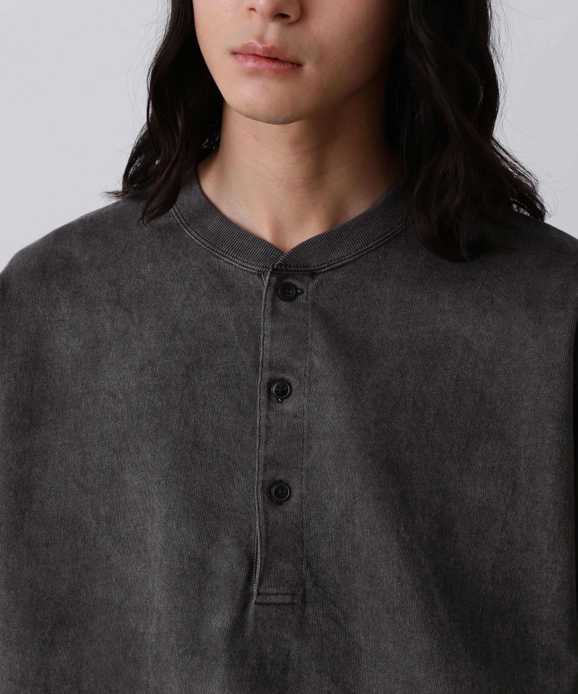 YLEVE 「YLEVE / OPEN END COTTON PIGMENT DYE HENRY NECK PULL OVER」|Tシャツ・カットソー|