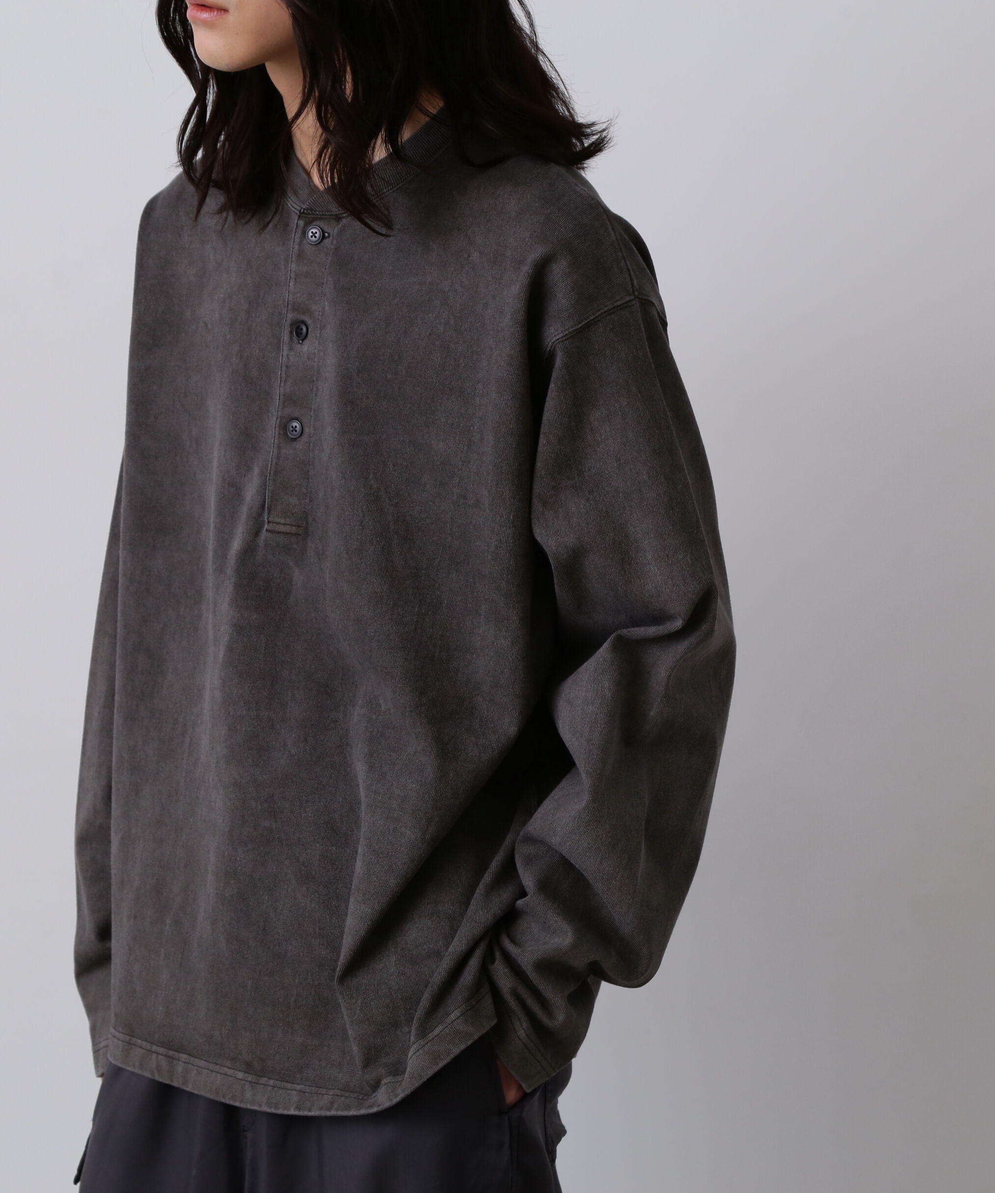 YLEVE 「YLEVE / OPEN END COTTON PIGMENT DYE HENRY NECK PULL OVER」|Tシャツ・カットソー|