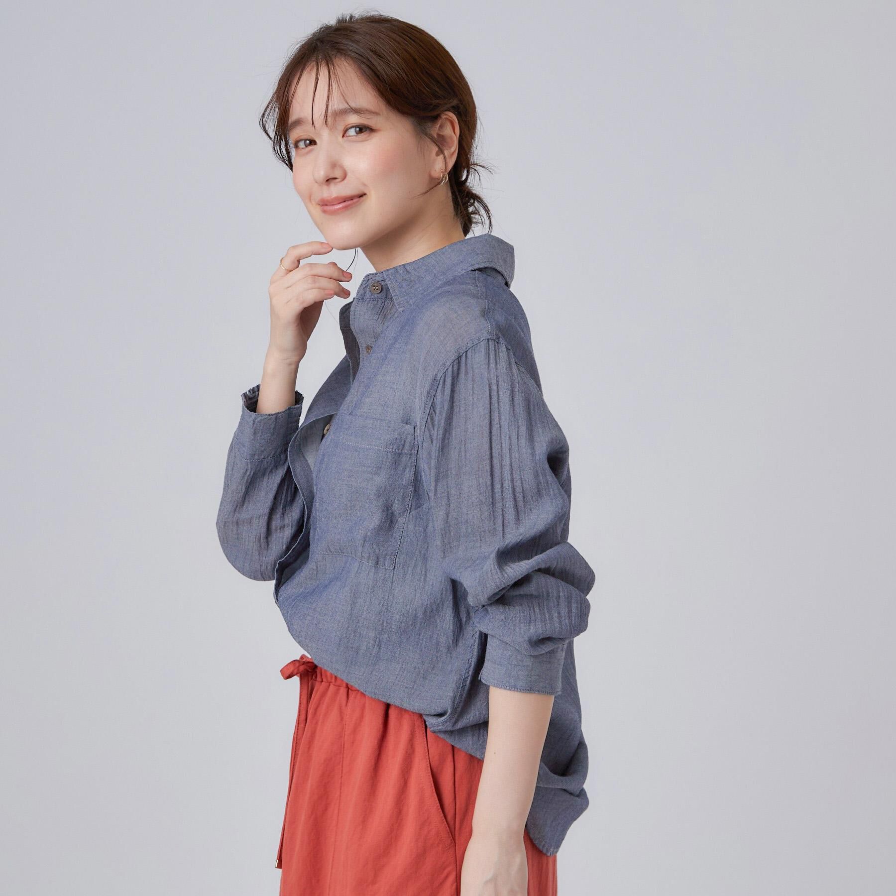 SHOO･LA･RUE「【綿100%/UV/S-LL/体型カバー】ヒップが隠せる 柔らかシアーデニムシャツ」|シャツ・ブラウス|