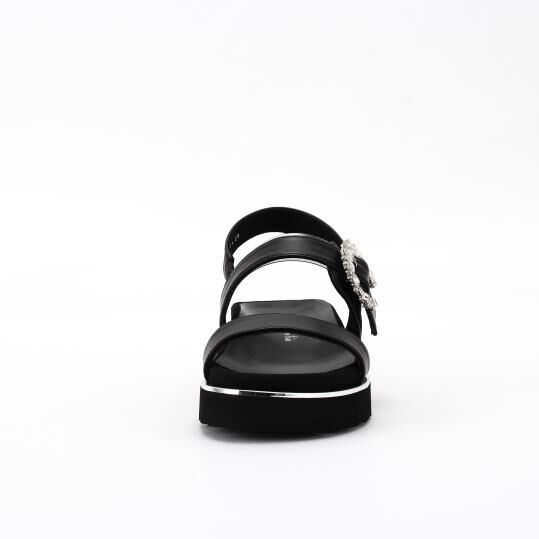 銀座かねまつ「OM260154SHPPVCBLK 【本革】ビジューバックルスポサン」|サンダル|
