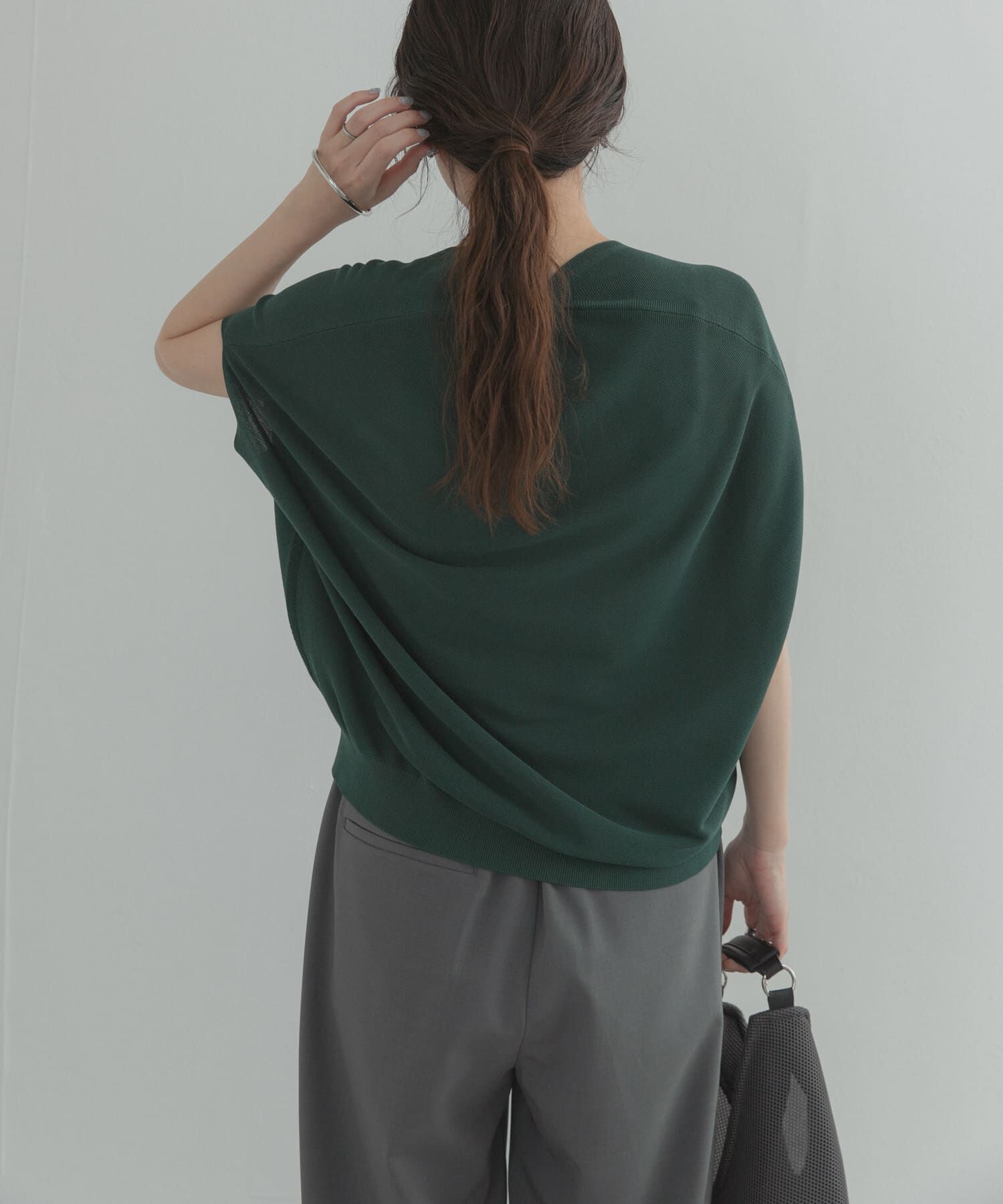 URBAN RESEARCH DOORS「『WEB限定』Vネックコクーンニット」|ベスト・ジレ|