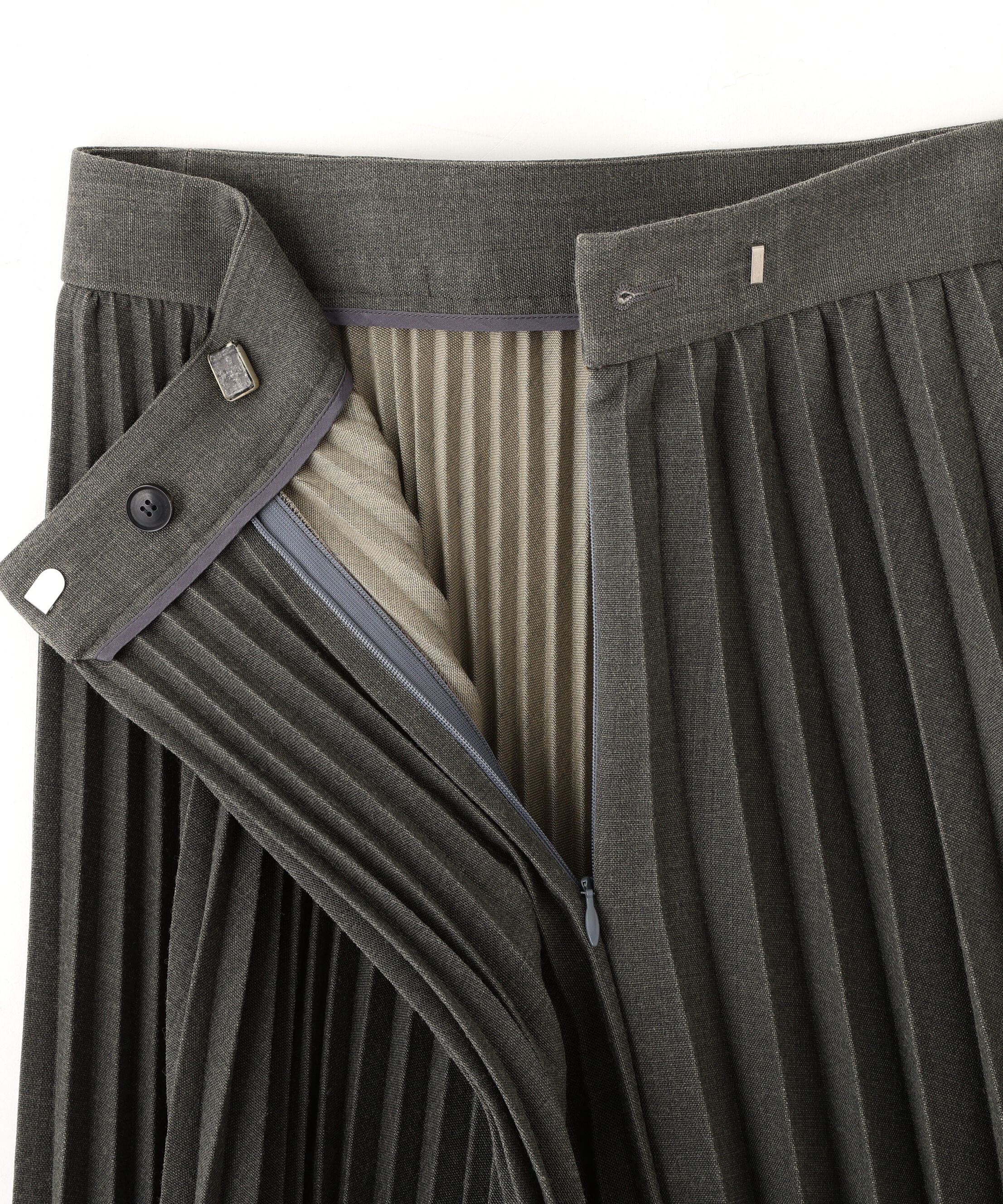 YLEVE 「YLEVE / VINTAGE PIGMENTDYE WOOL PLEATED SKIRT」|スカート|