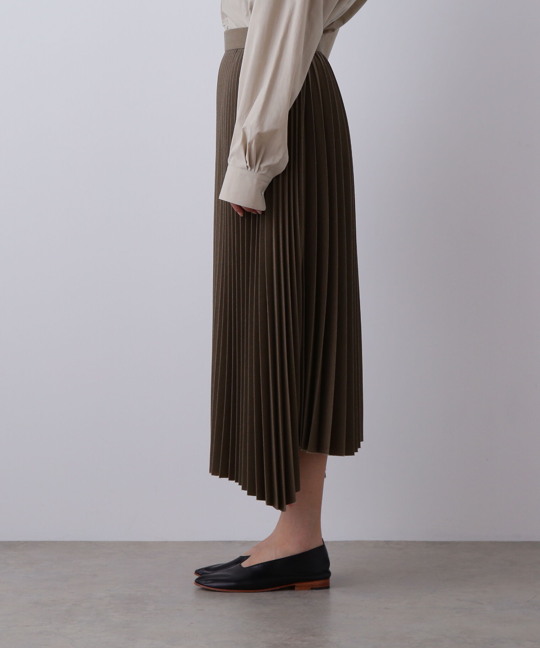 YLEVE 「YLEVE / VINTAGE PIGMENTDYE WOOL PLEATED SKIRT」|スカート|