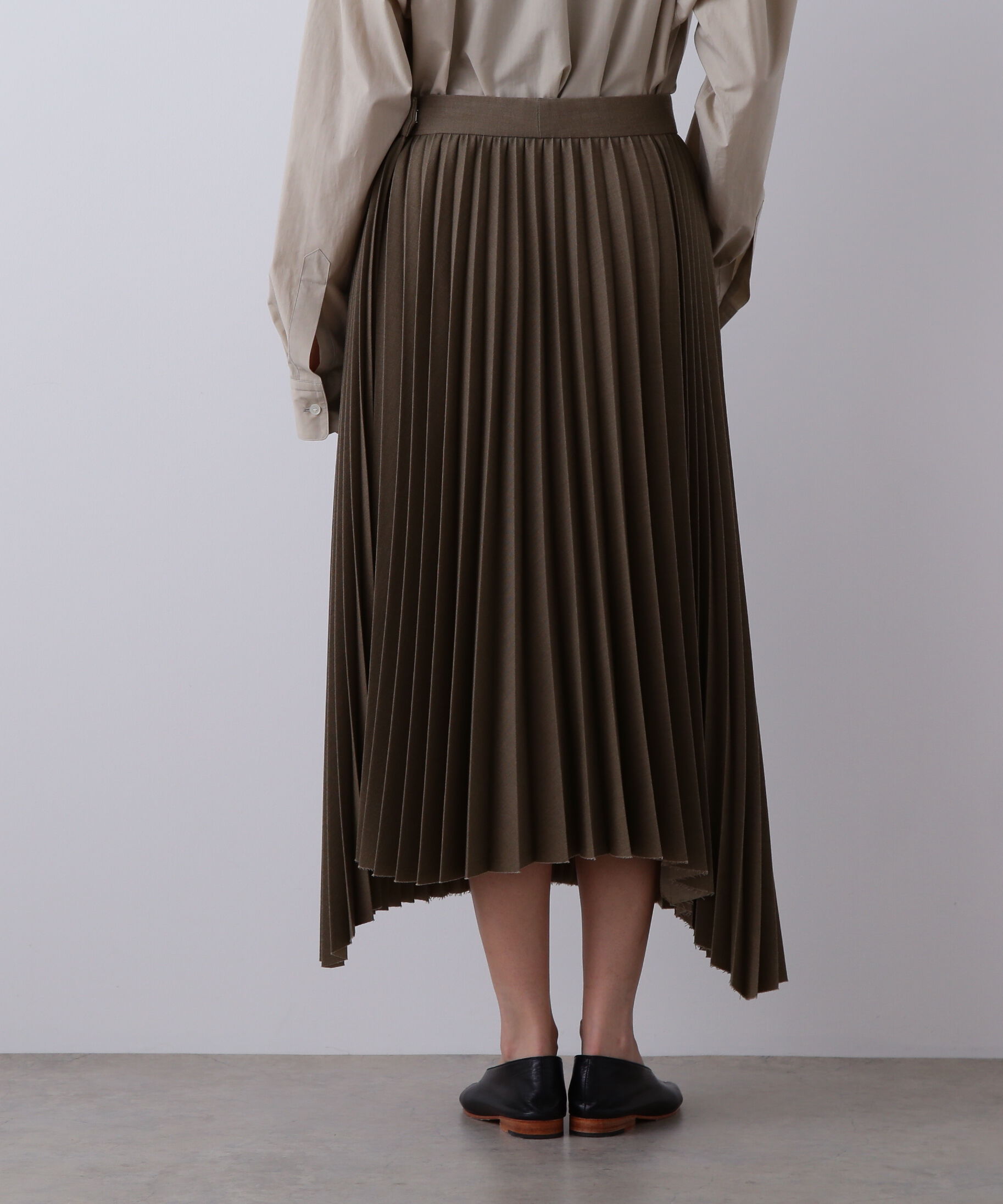 YLEVE 「YLEVE / VINTAGE PIGMENTDYE WOOL PLEATED SKIRT」|スカート|