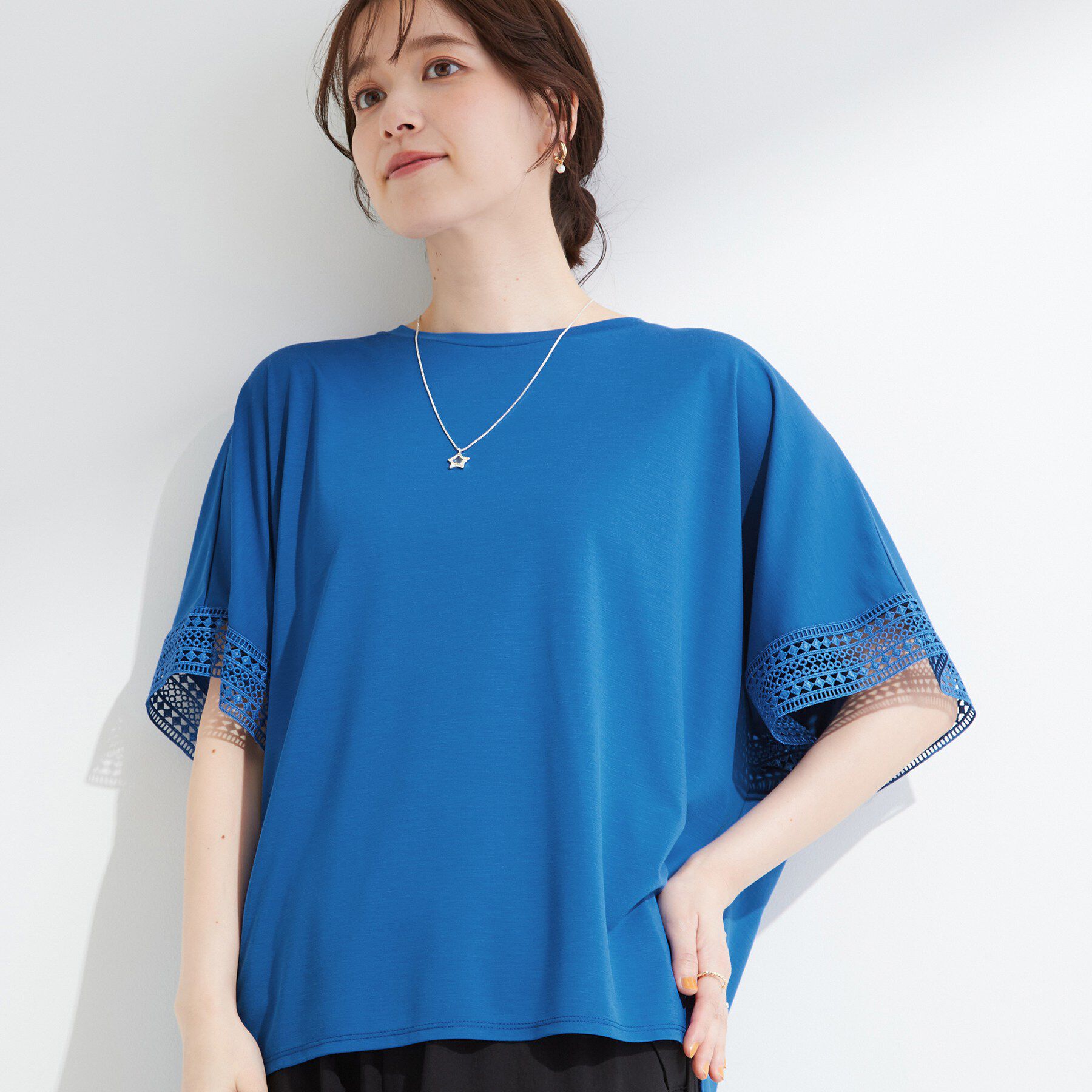 SHOO･LA･RUE「【ひんやり/UV/体型カバー】ヒップ周りが隠せる お袖レースTシャツ」|Tシャツ・カットソー|ブルー(093)