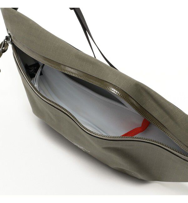 BEAMS「BEAMS｜ARC'TERYX / Granville Crossbody Bag｜ショルダーバッグ｜ウエストバッグ」|ショルダー・メッセンジャー|
