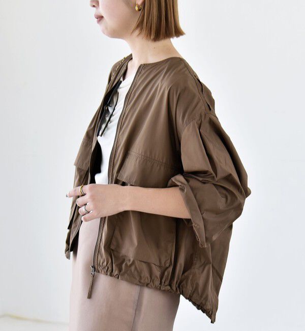 quaranciel「《予約》quaranciel:〈防水/防風/洗濯機可能〉LIMONTA EAST ノーカラー ドロスト ブルゾン」|ブルゾン・スタジャン|ブラウン