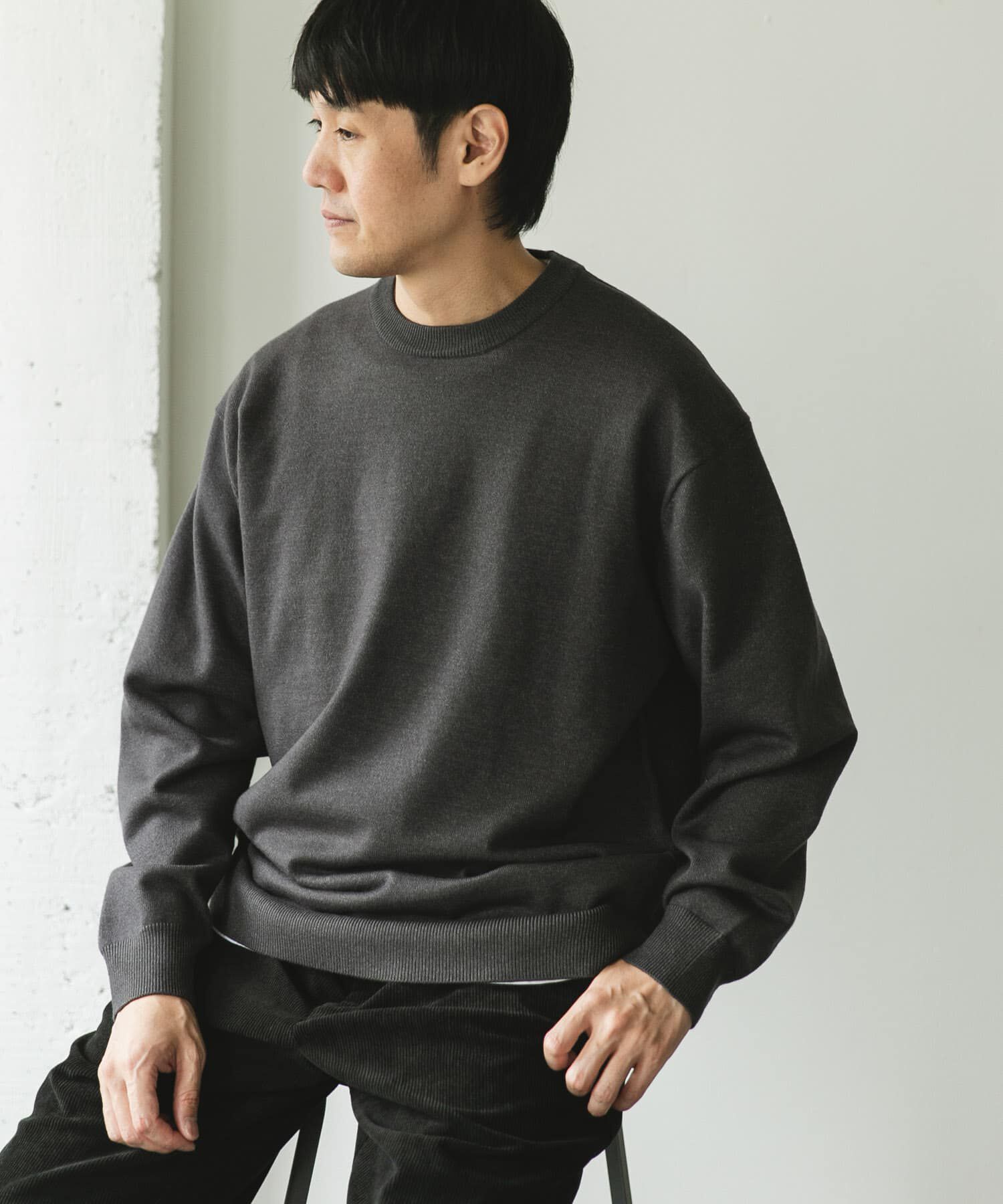 URBAN RESEARCH DOORS「『仁村紗和さん着用』『UR TECH 200日ニット』クルーネック」|ニット・セーター|チャコールグレー