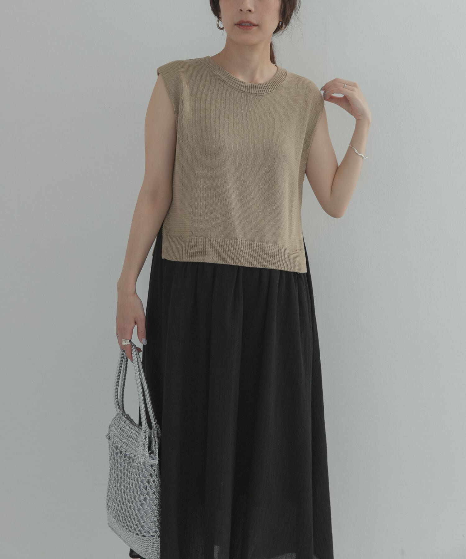 URBAN RESEARCH DOORS「『WEB限定』バイカラーニットドッキングワンピース」|ワンピース|ベージュ
