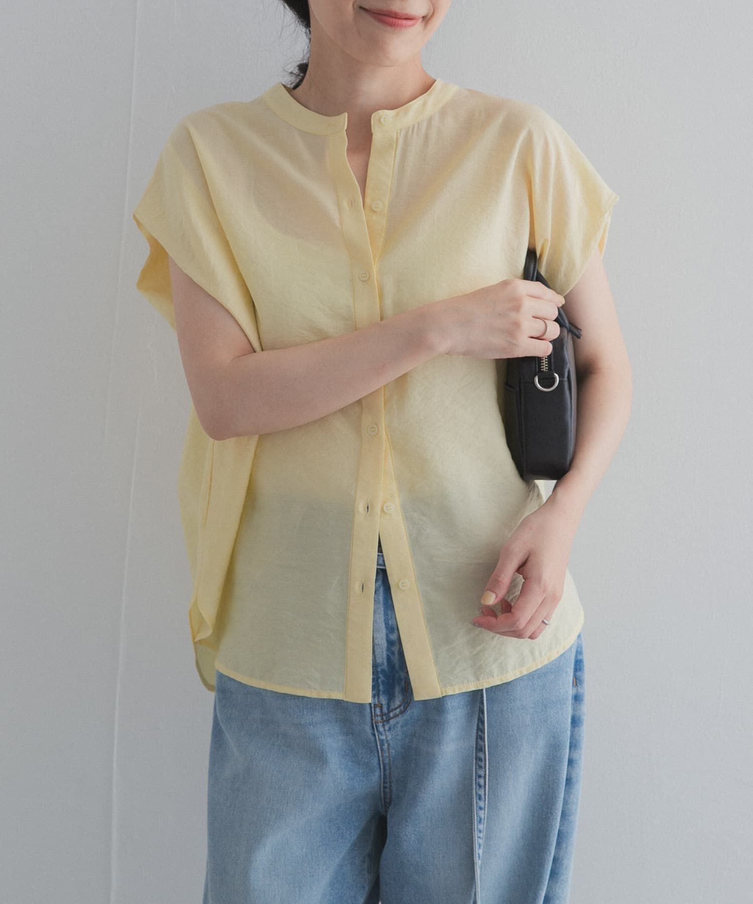 URBAN RESEARCH DOORS「『一部WEB限定カラー』ショルダータックバンドカラーシャツ」|シャツ・ブラウス|