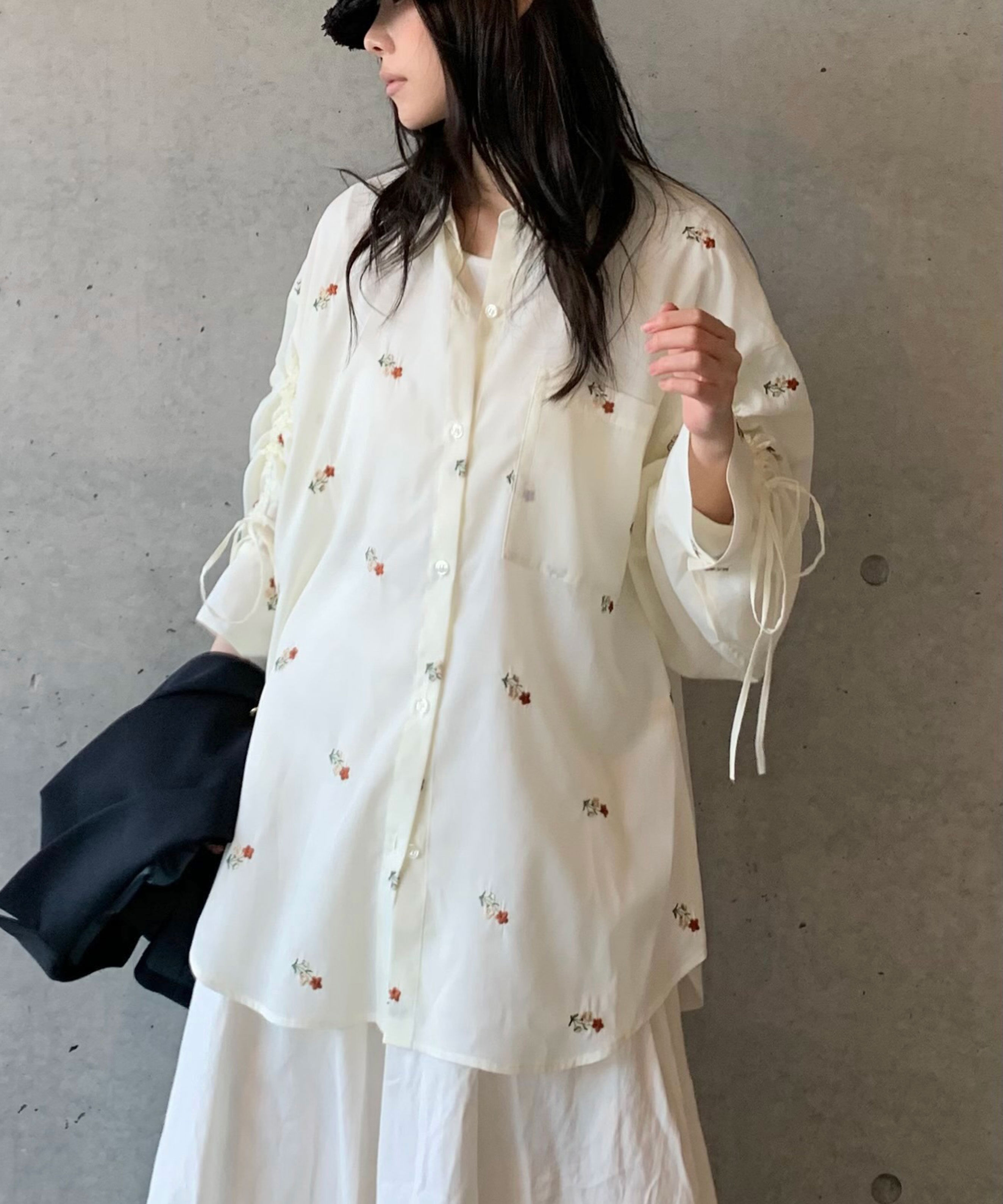  「袖シャーリングオーバーシャツ」|シャツ・ブラウス|花柄刺繍2