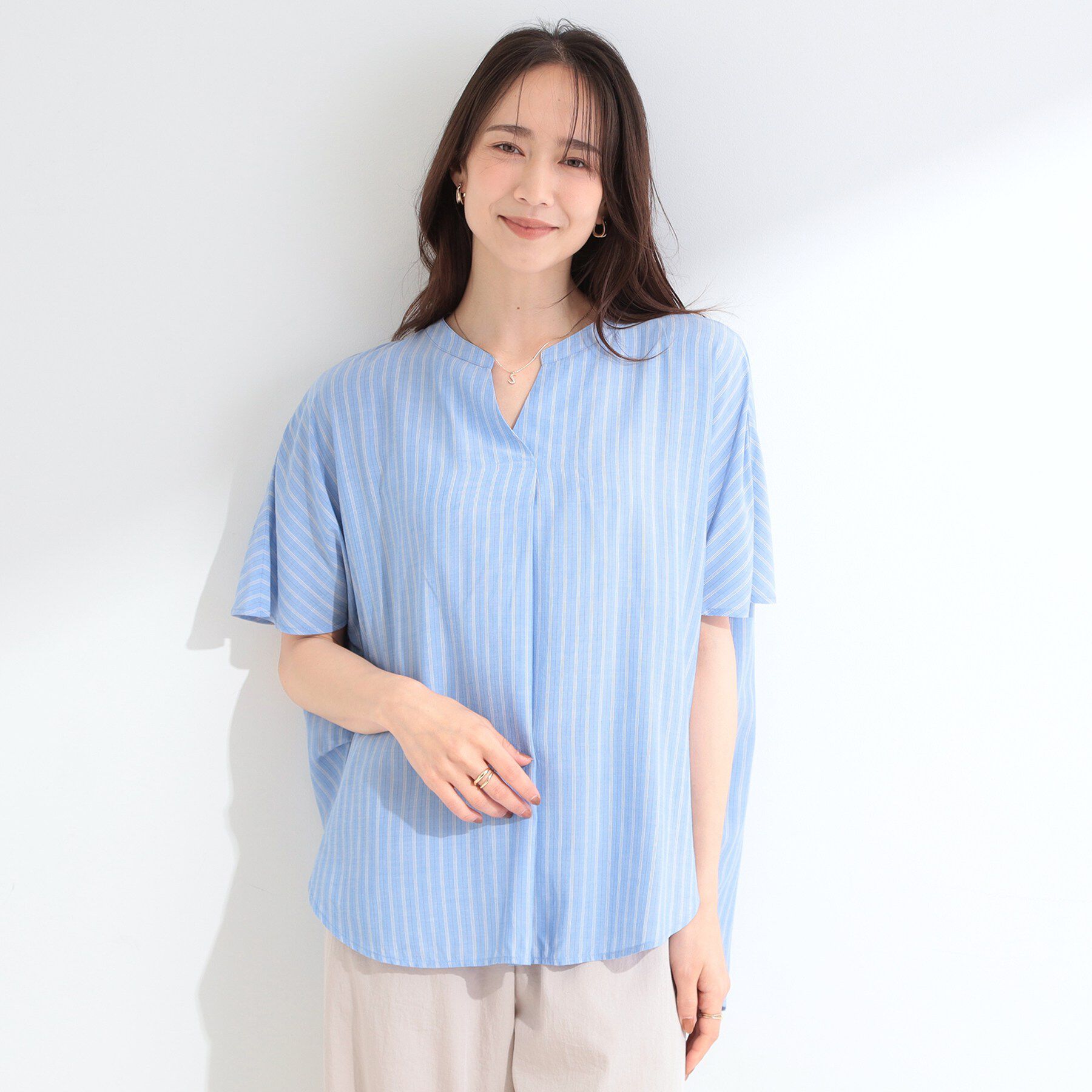 SHOO･LA･RUE「【洗濯機可/体型カバー】とろみタックスキッパーブラウス」|シャツ・ブラウス|