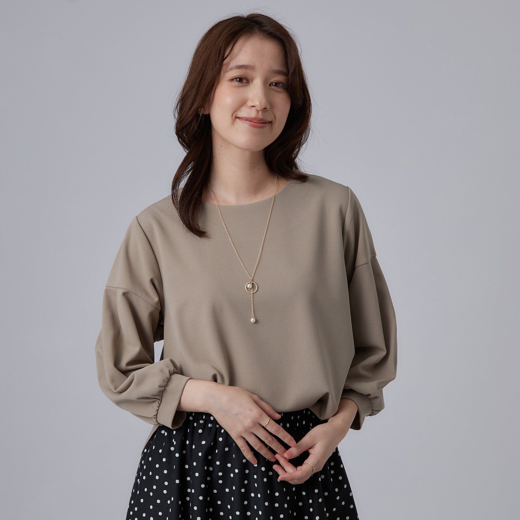 SHOO･LA･RUE「【着丈選べる/2点セット】ネックレス付き やわらか8分袖ブラウス」|Tシャツ・カットソー|