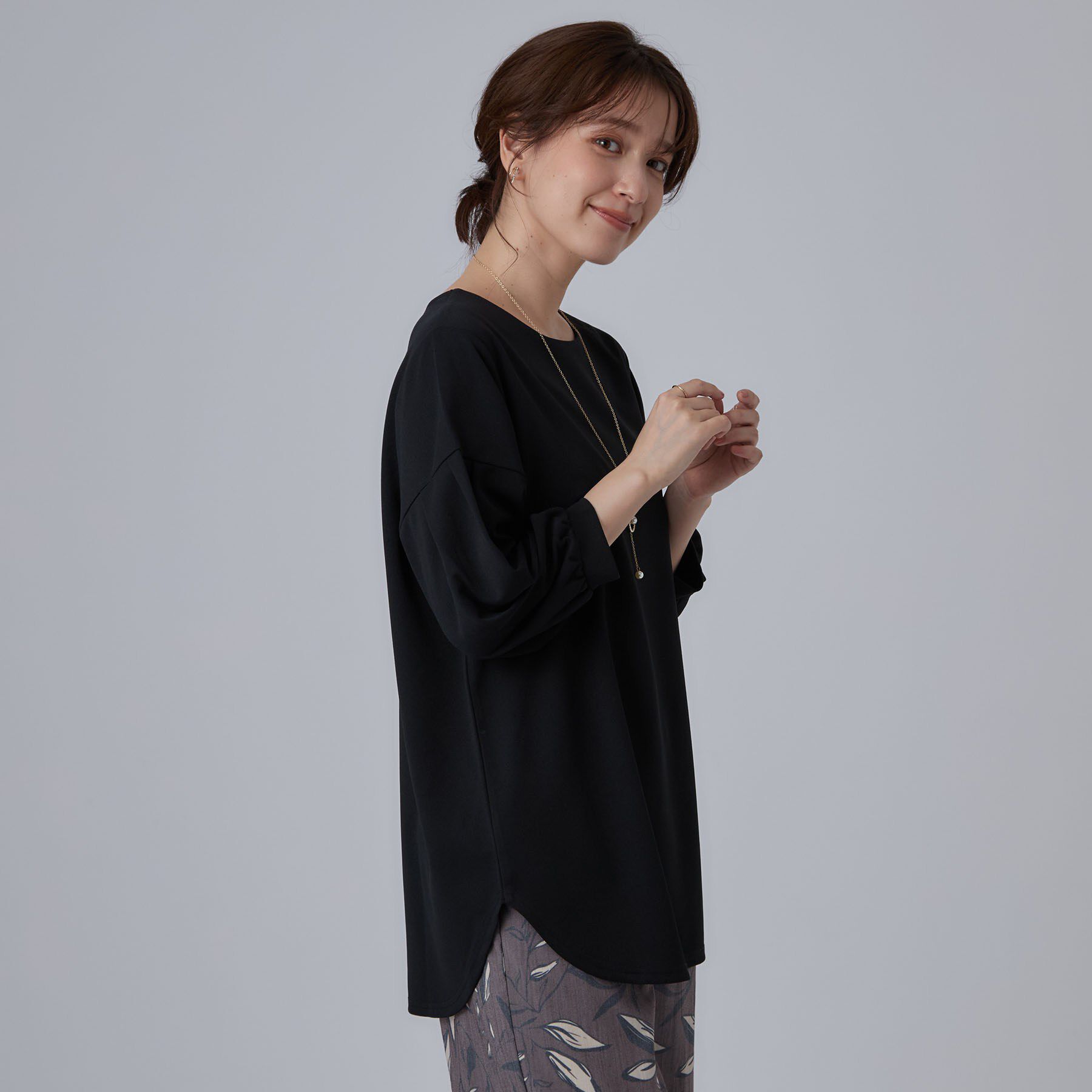 SHOO･LA･RUE「【着丈選べる/2点セット】ネックレス付き やわらか8分袖ブラウス」|Tシャツ・カットソー|