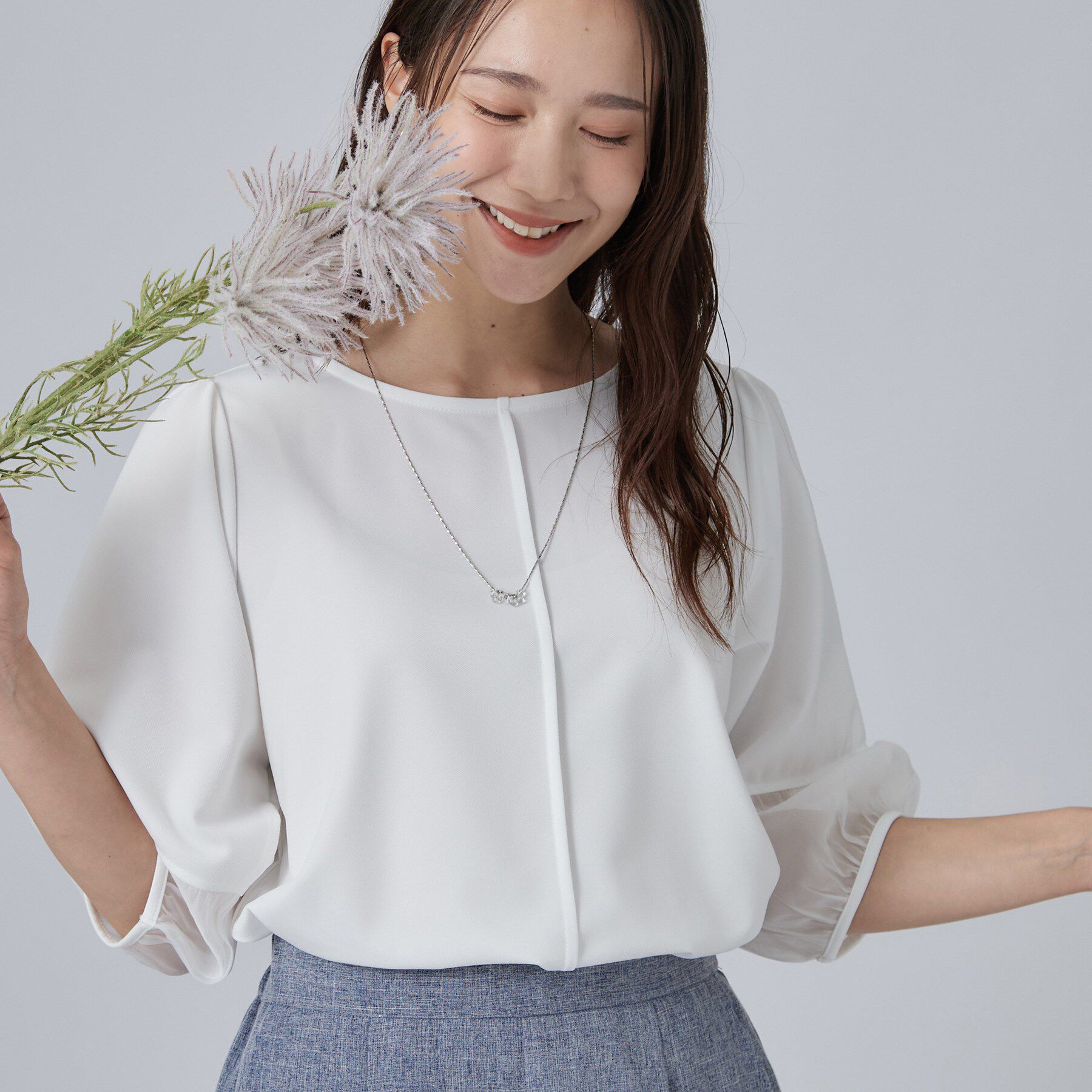 SHOO･LA･RUE「【洗濯機可/S-LL】ほんのり透ける 大人のお袖シアー切り替え　ラウンドネックプルオーバー」|Tシャツ・カットソー|ホワイト(001)
