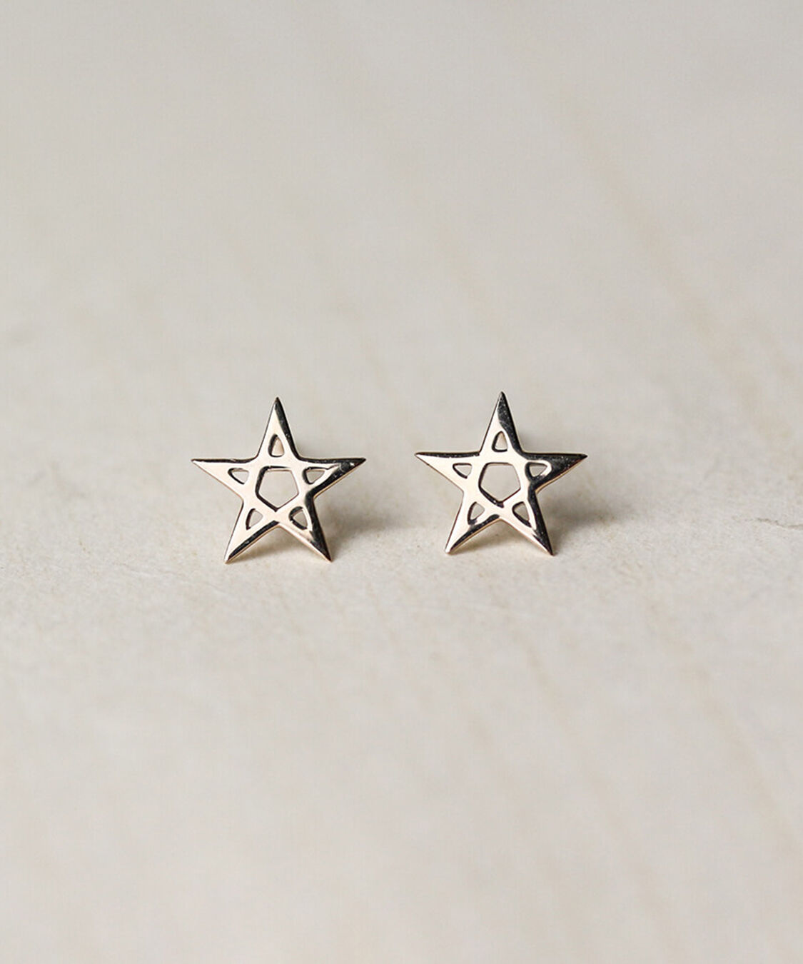  「ゴールド スター ピアス | K10YG 〈Web限定〉」|ピアス|K10 イエローゴールド