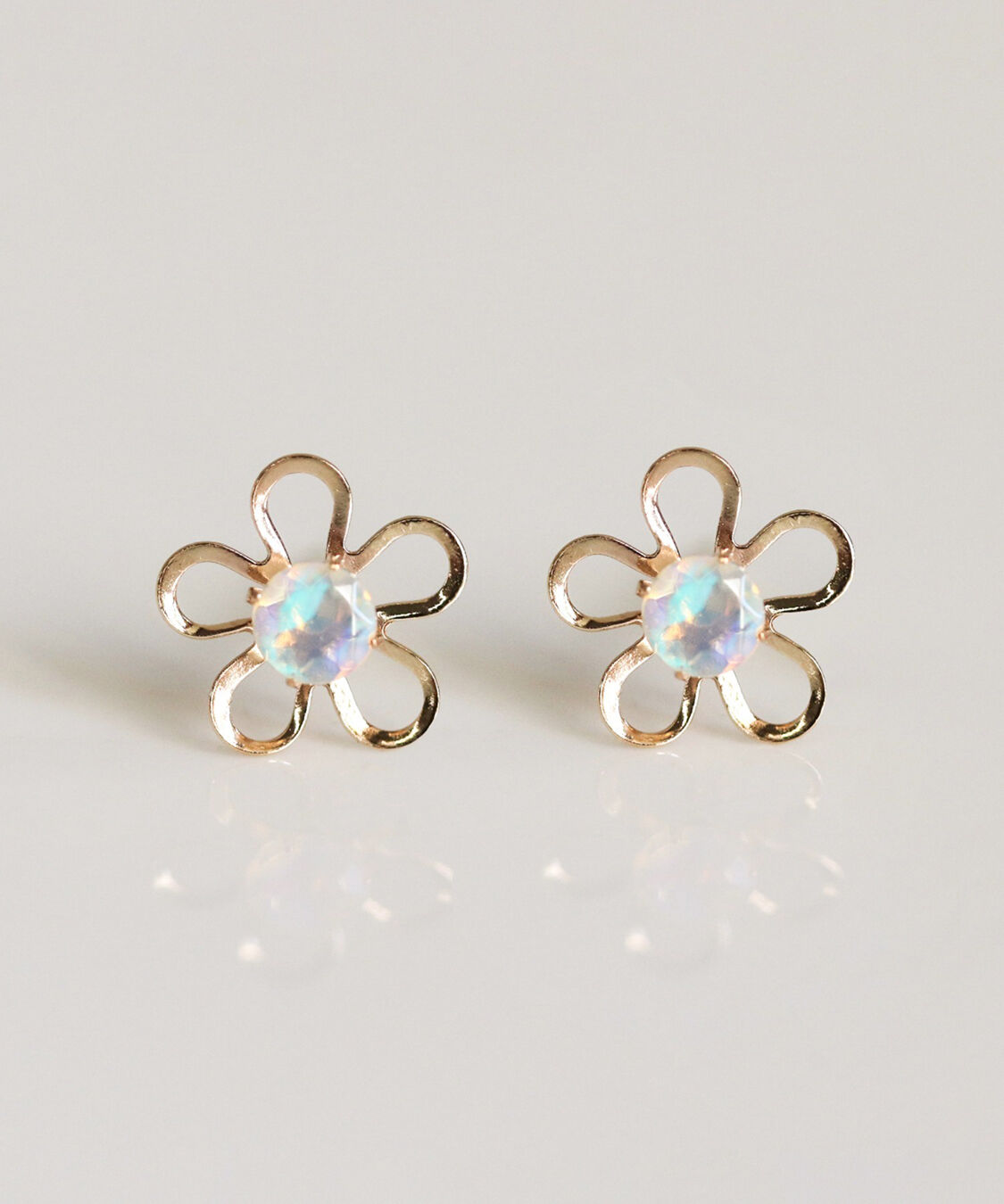  「オパール フラワー ピアス | K10YG 」|ピアス|K10 イエローゴールド
