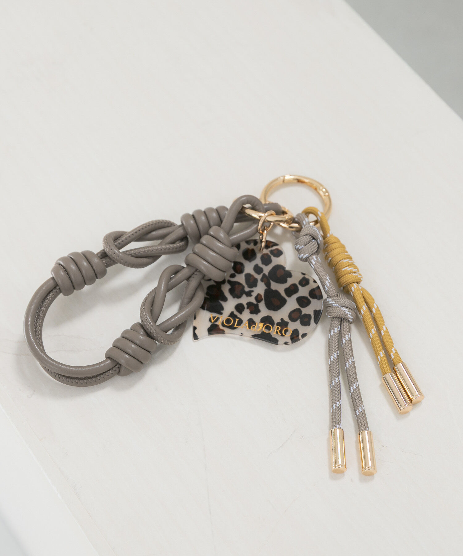 URBAN RESEARCH ROSSO「VIOLAd&rsquo;ORO　アクリルコードバッグチャーム」|チャーム・キーホルダー|