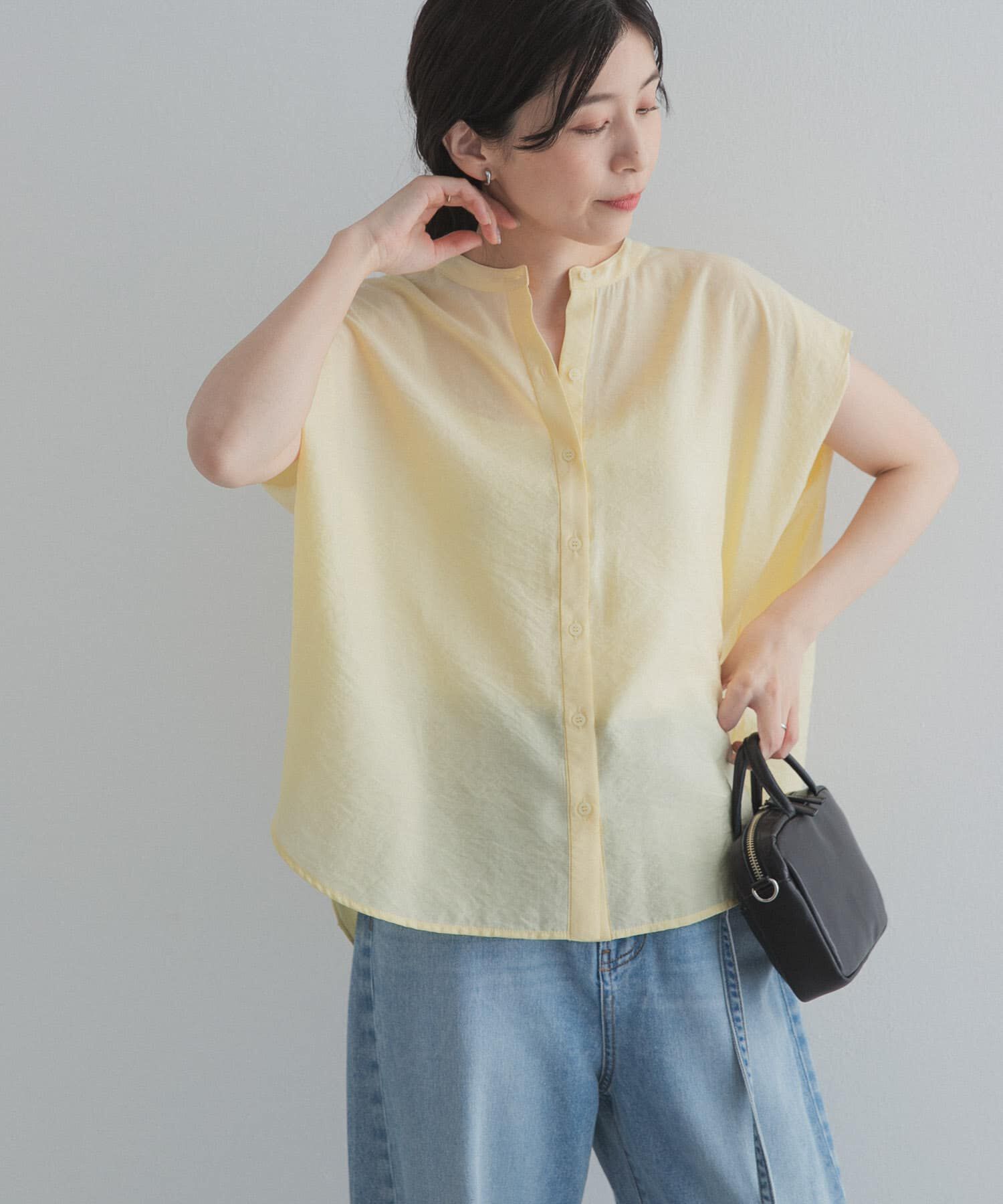 URBAN RESEARCH DOORS「『一部WEB限定カラー』ショルダータックバンドカラーシャツ」|シャツ・ブラウス|イエロー