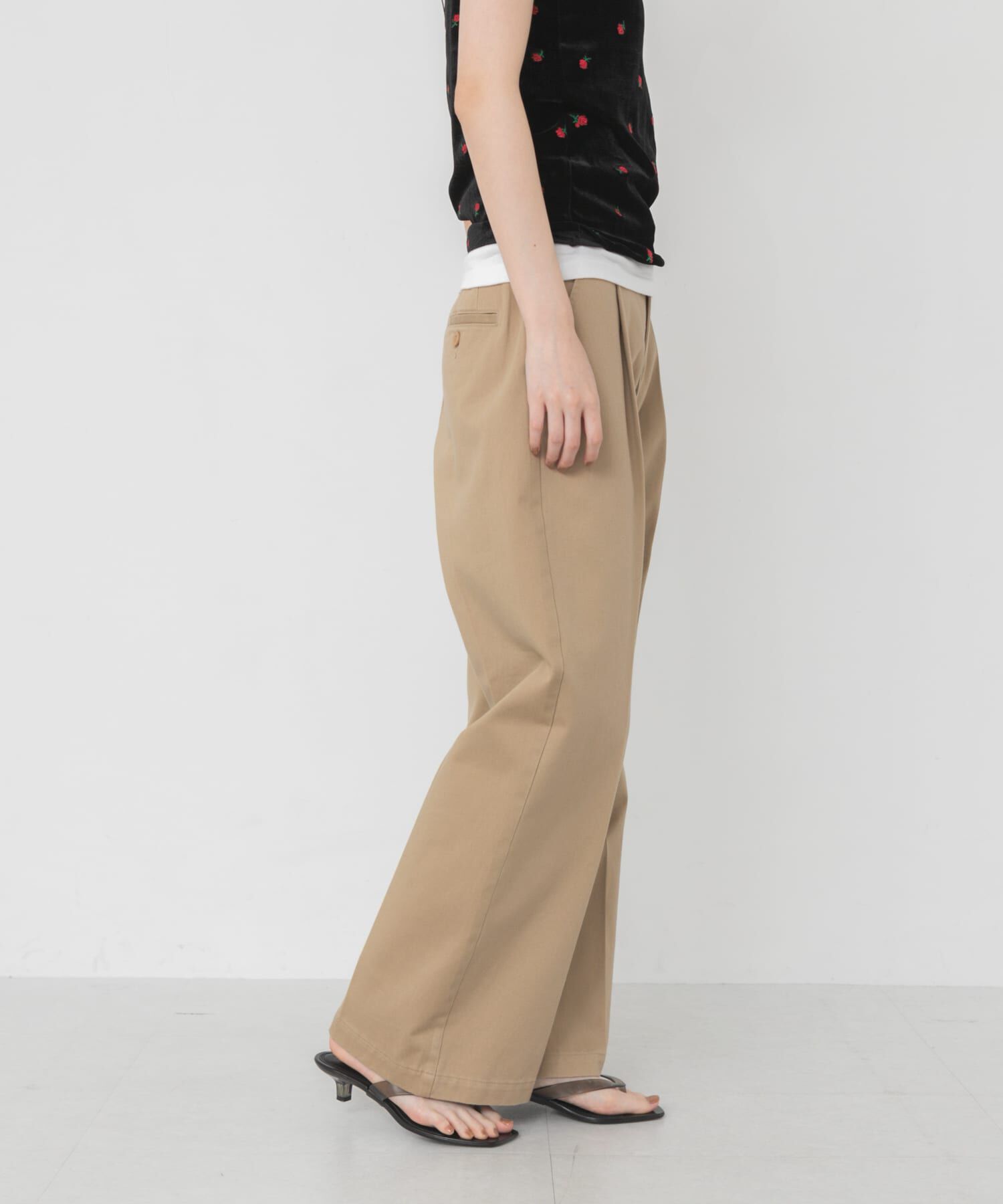 URBAN RESEARCH「『3サイズ展開』コットンサテンストレートパンツ」|その他|