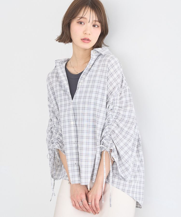 earth music&ecology「【接触冷感・吸水速乾】シャーリングスリーブチェックシャツ」|シャツ・ブラウス|Gray