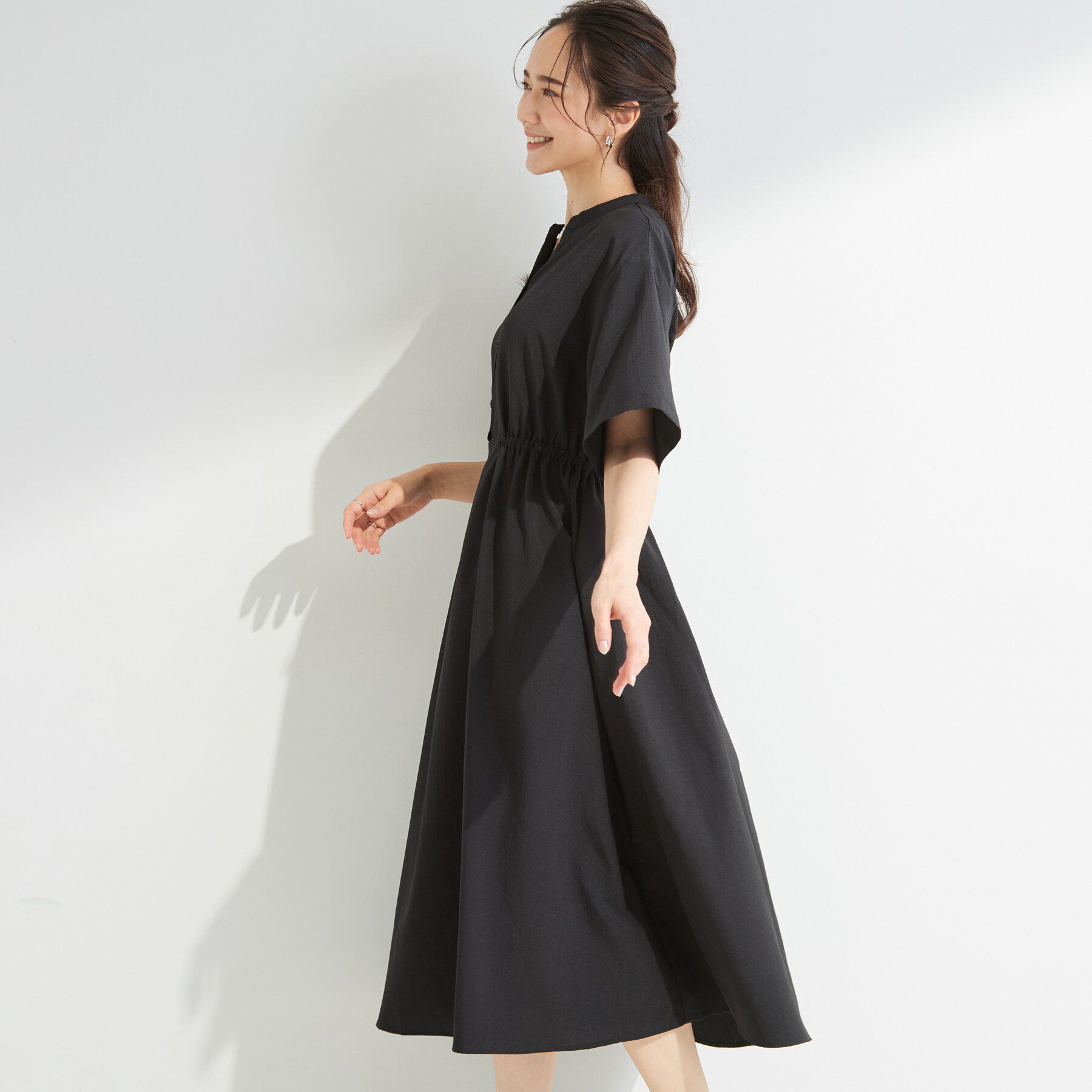 SHOO･LA･RUE「【洗濯機可/S-LL】すっきり見え ウエストサイドギャザーワンピース」|ワンピース|